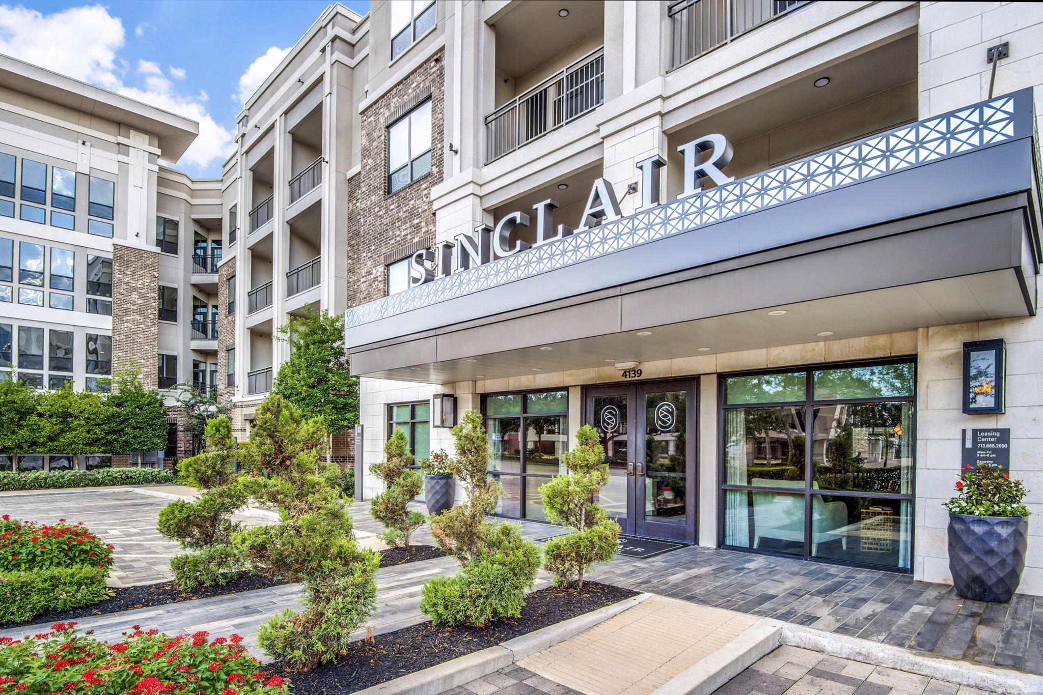 building/exterior at Sinclair Apartments