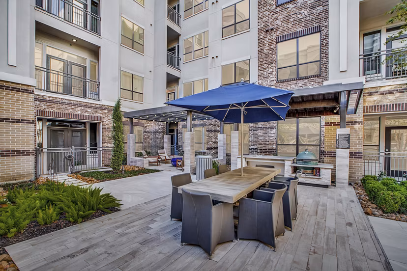 grill area/patio at Sinclair Apartments