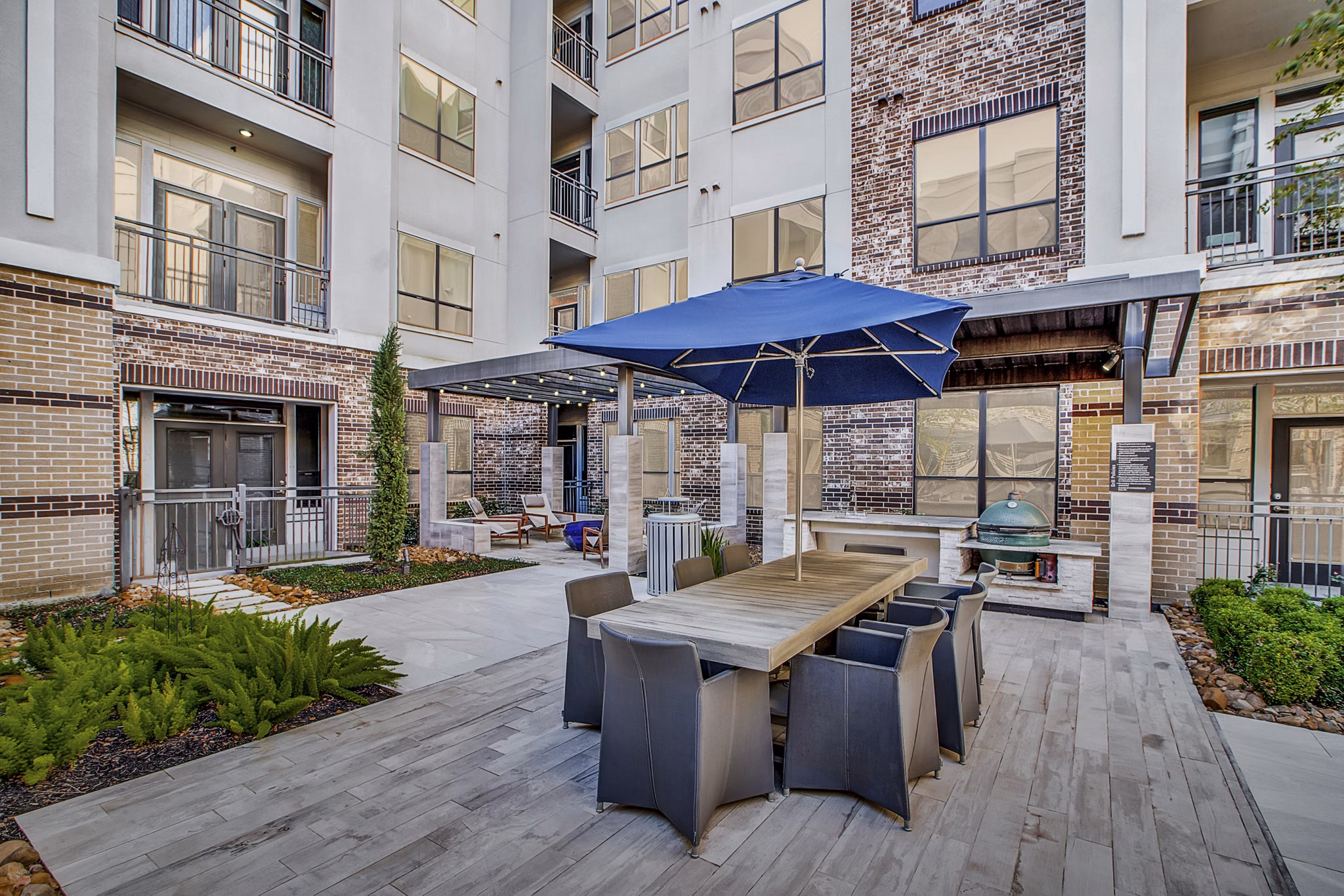 grill area/patio at Sinclair Apartments