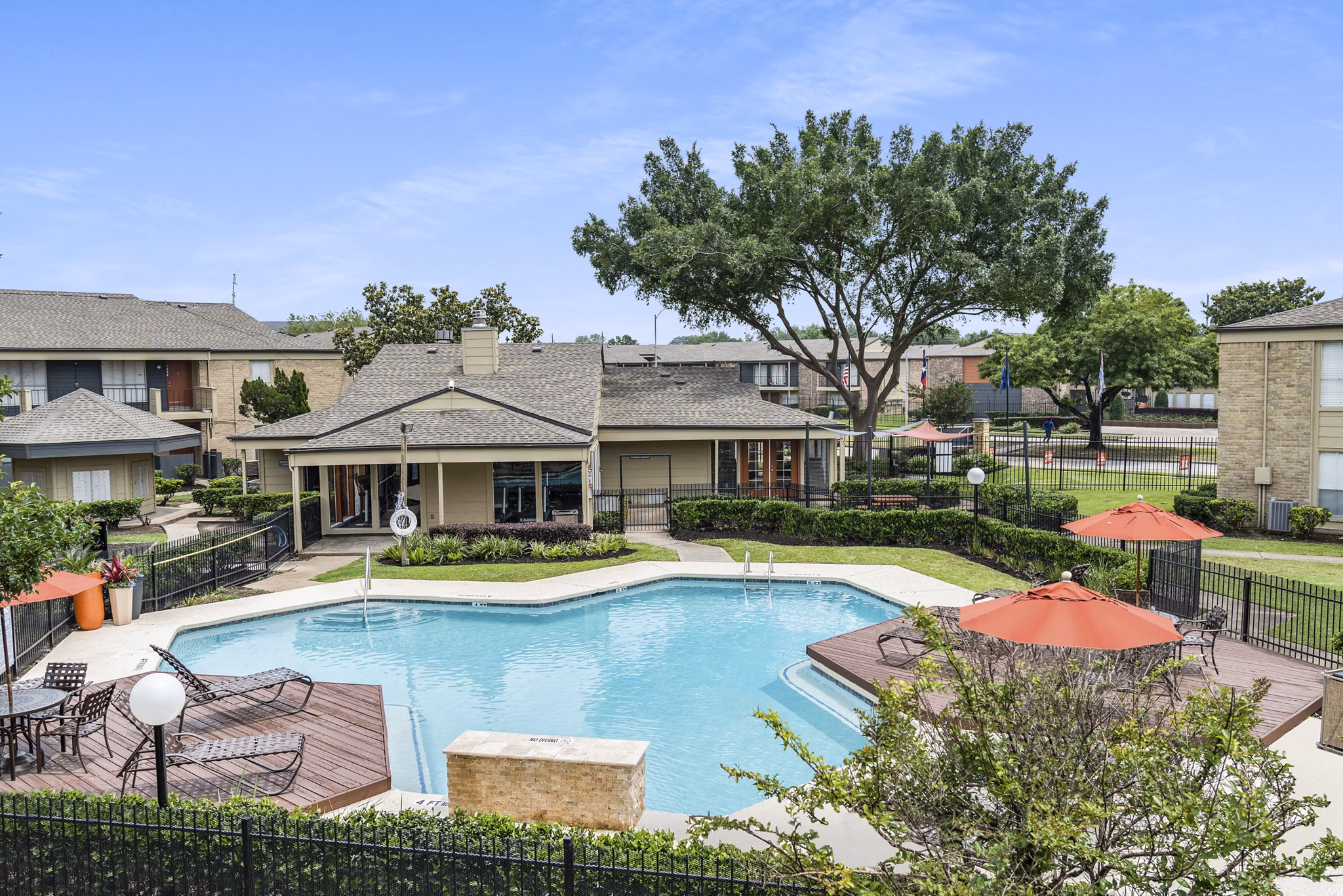 pool at Somerset Apartments
