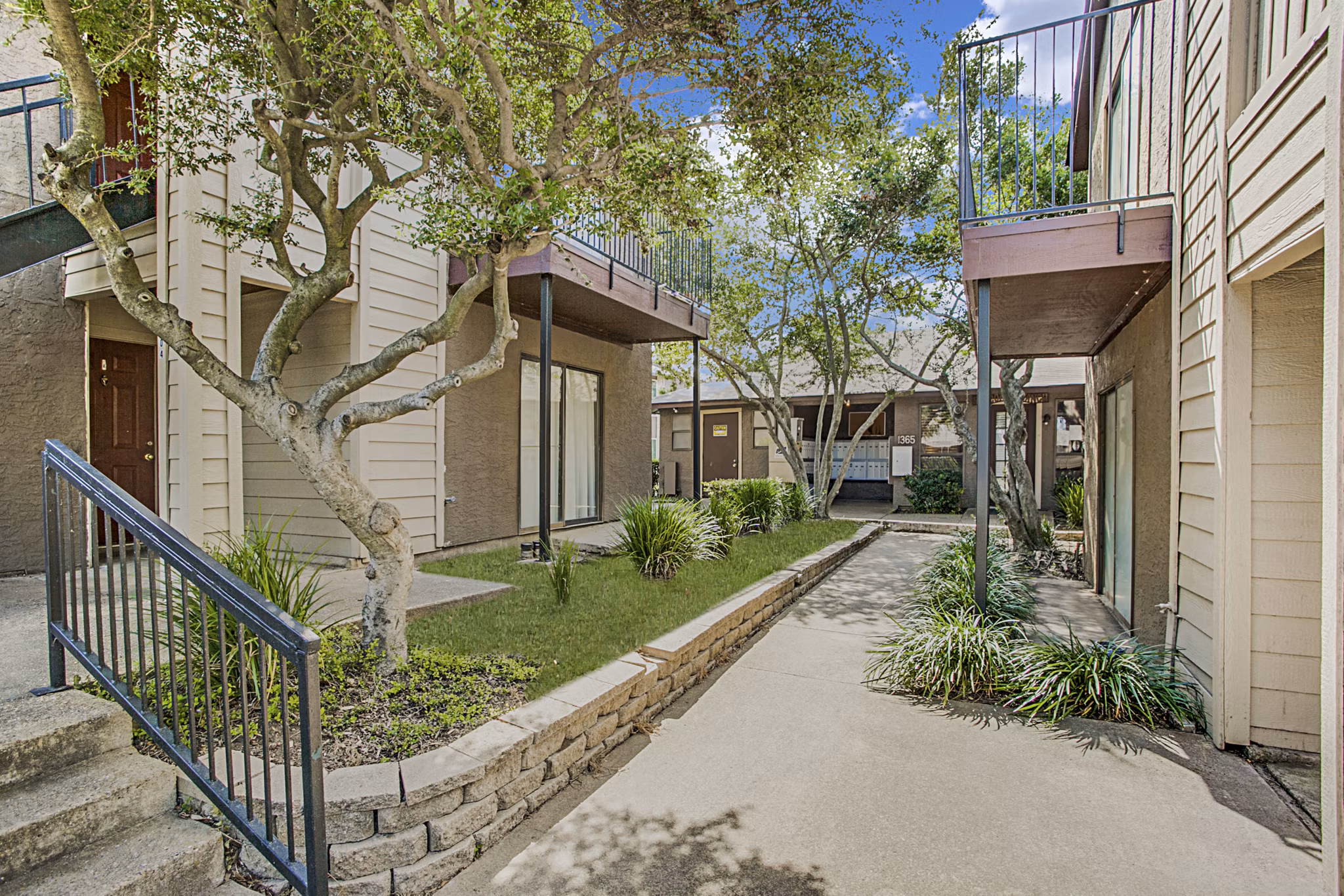 exterior at Waterside Apartments 