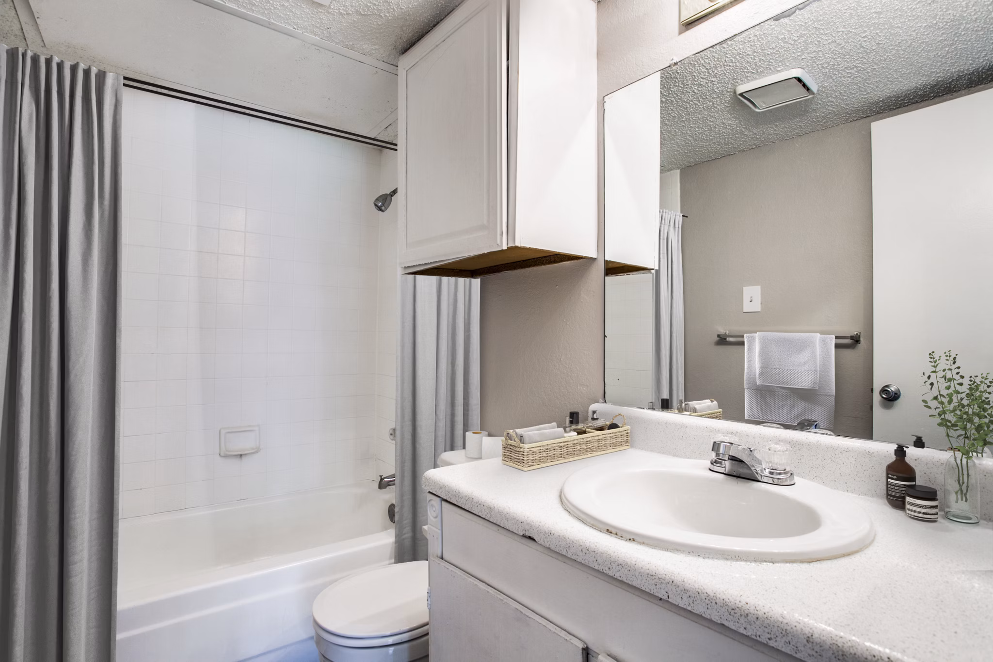 bathroom at Waterside Apartments 