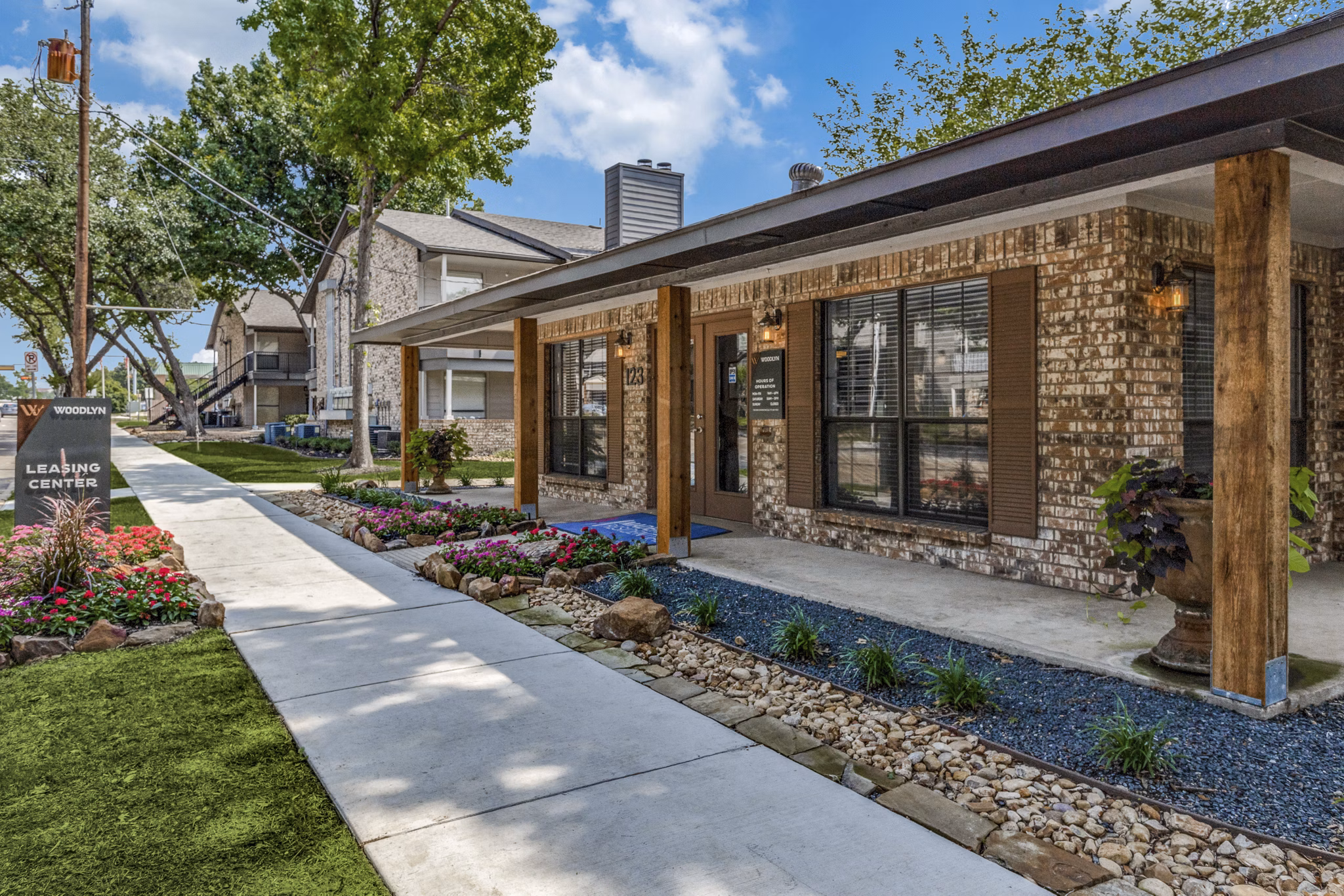 building at Woodlyn Apartments