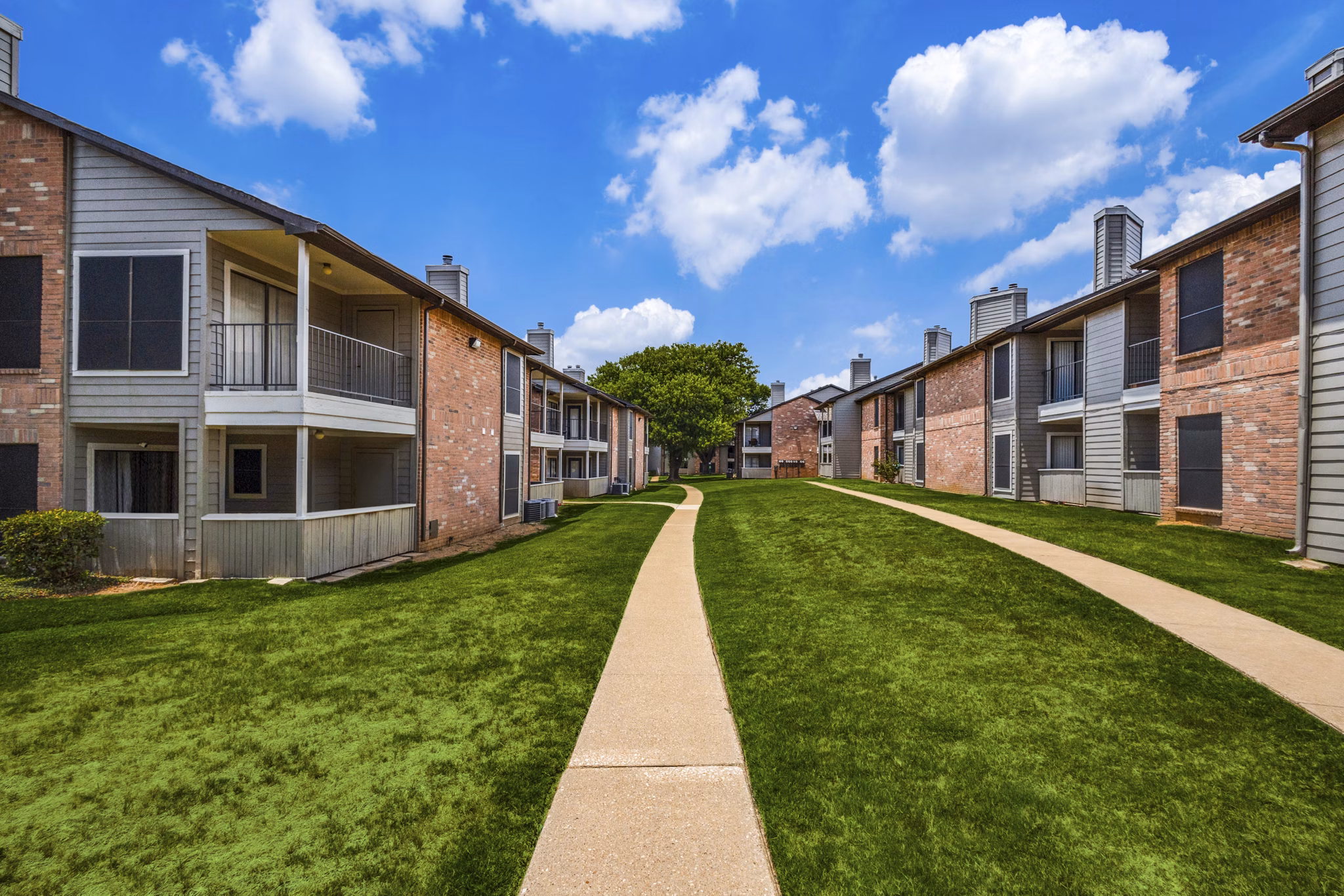 building/exterior at Barrow Apartments