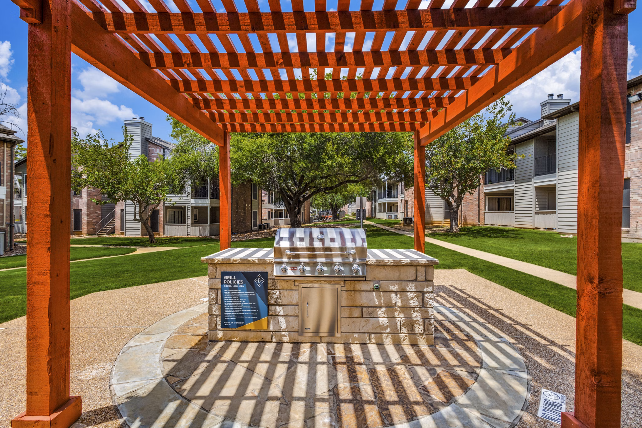 grill area/patio at Barrow Apartments