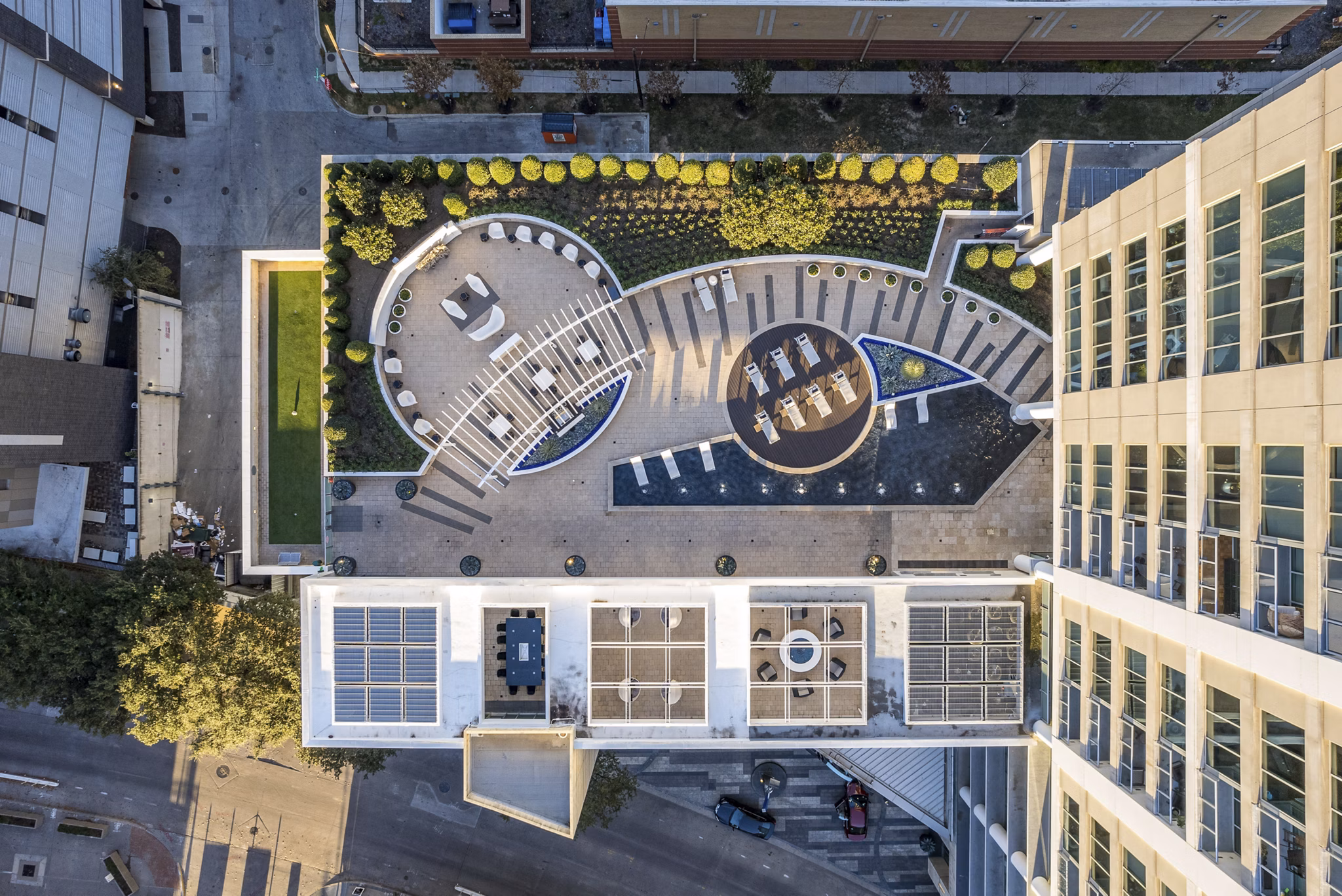 building/exterior at Cirque Residences Apartments