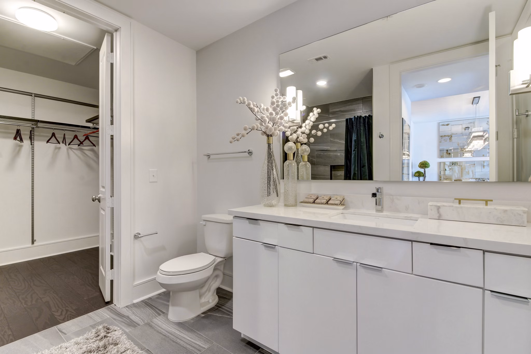 bathroom at Cirque Residences Apartments