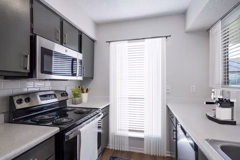 kitchen at Hunters Glen Apartments