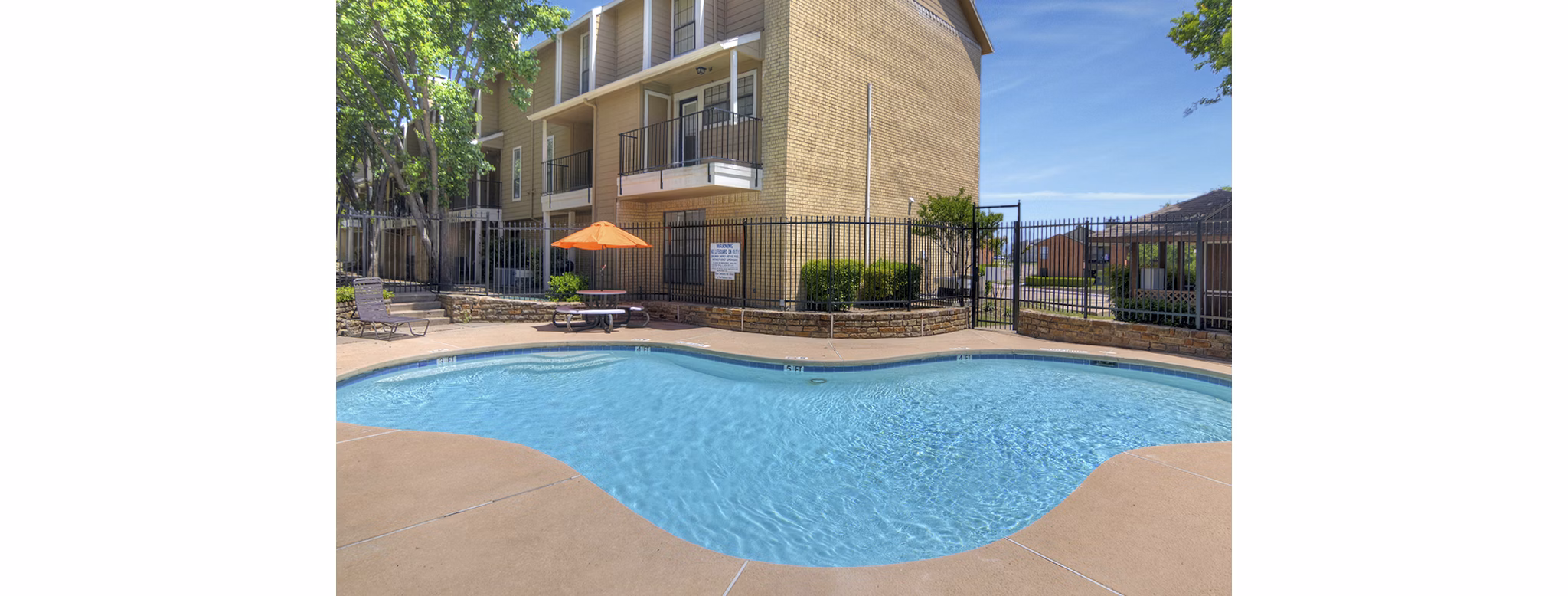 pool at Lake Colony Apartments