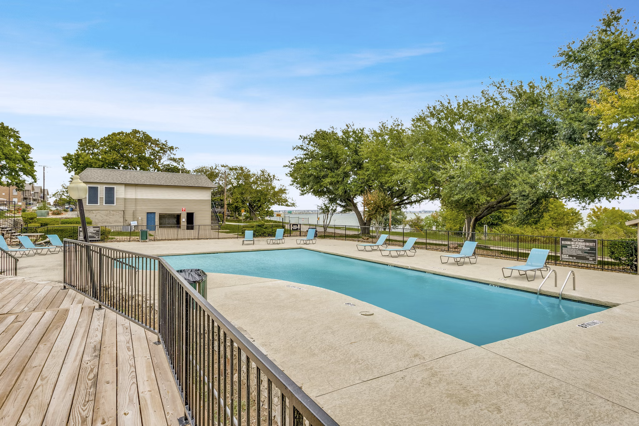pool at Lake Colony Apartments