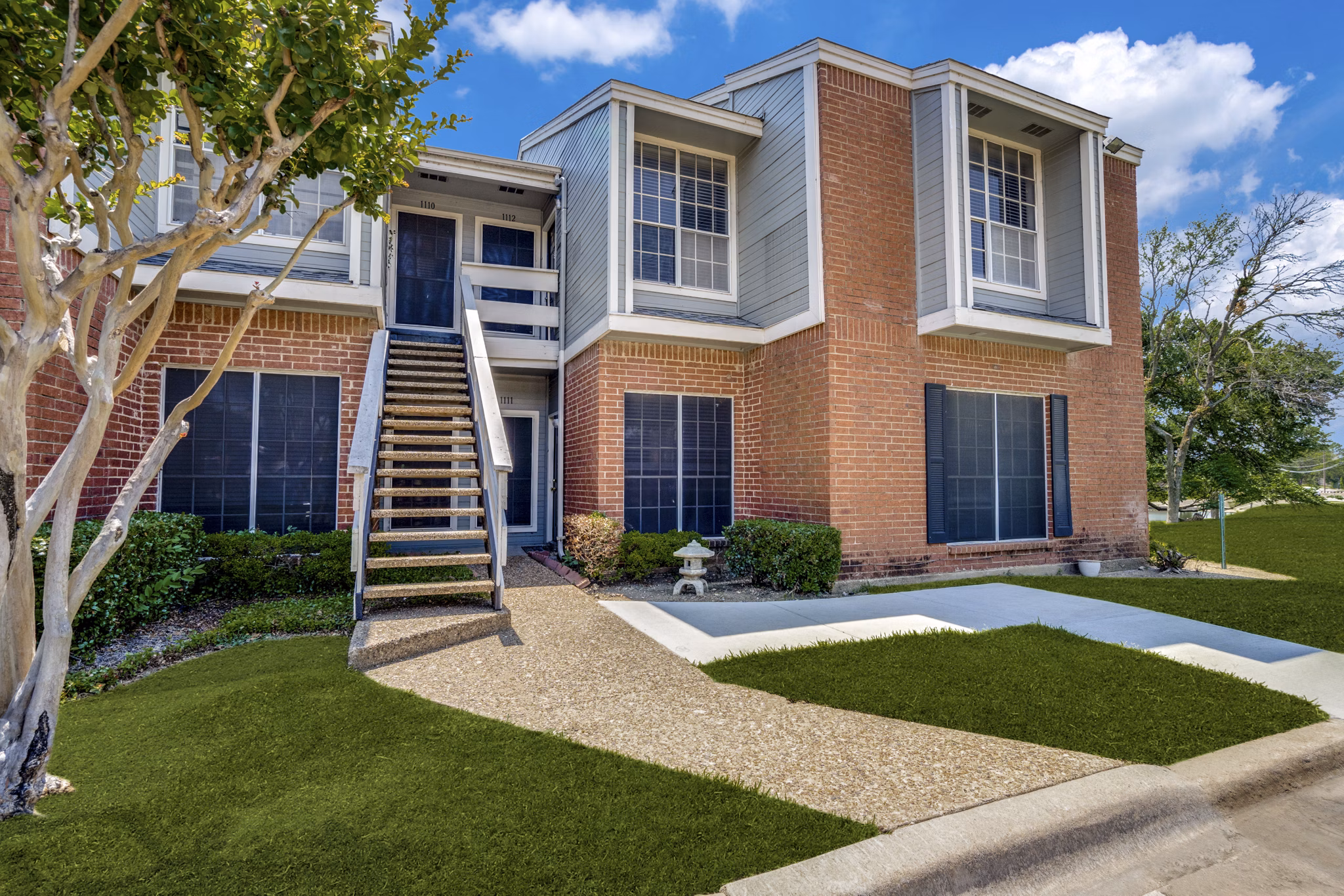 building at The Lochley Apartments