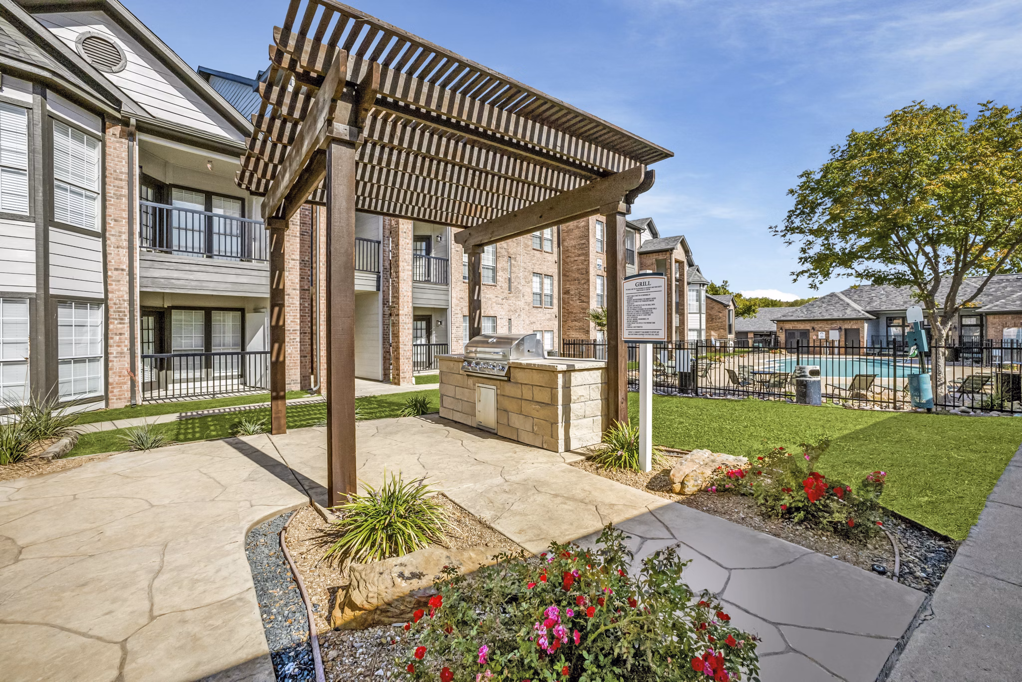 grill area/patio at Mission Fairways Apartments