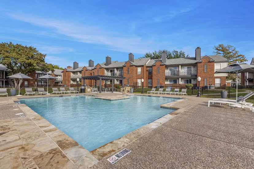 pool at Oaklyn Apartments
