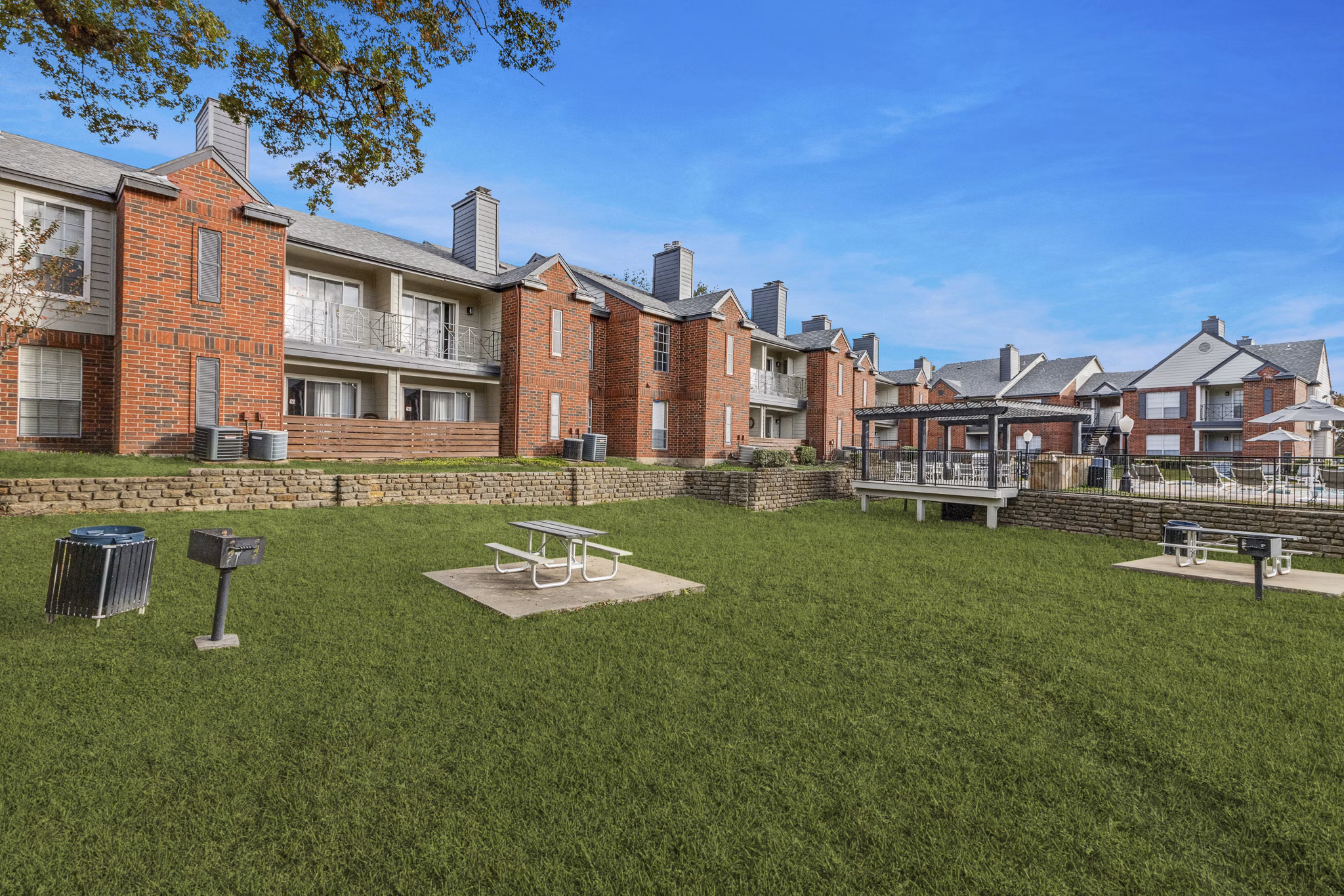 grill area at Oaklyn Apartments