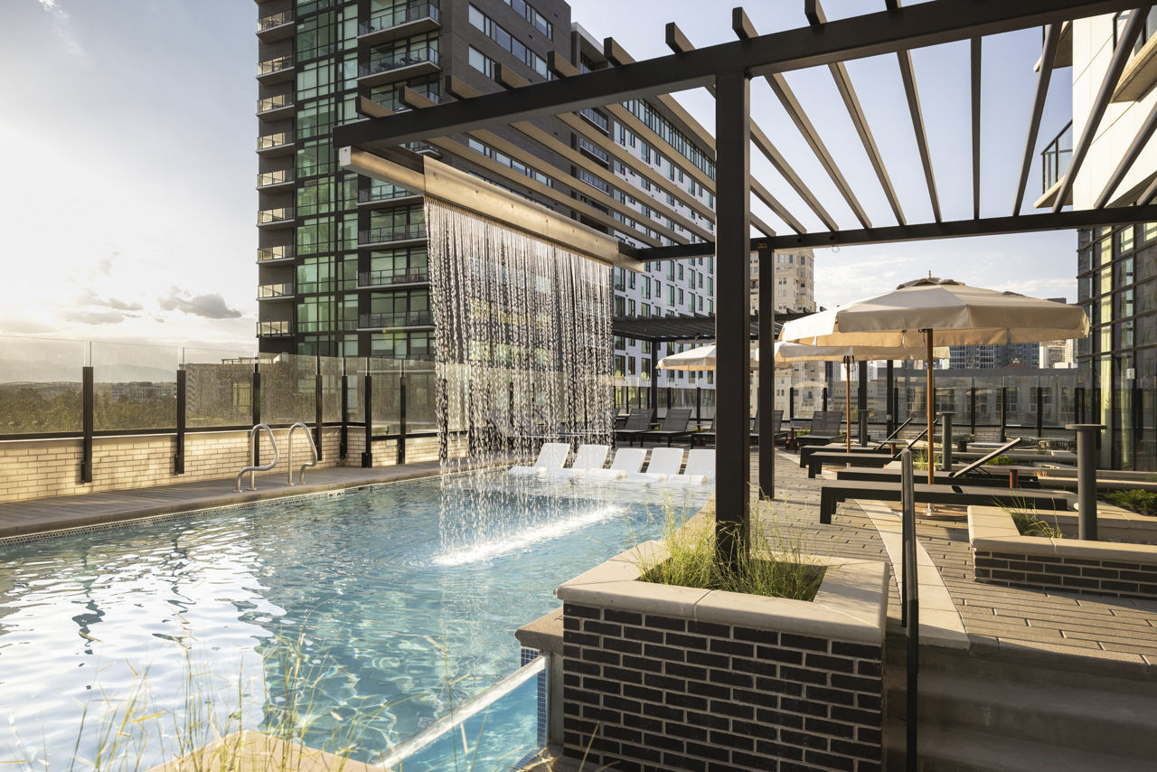 Pool at The Parson (3 of 5)