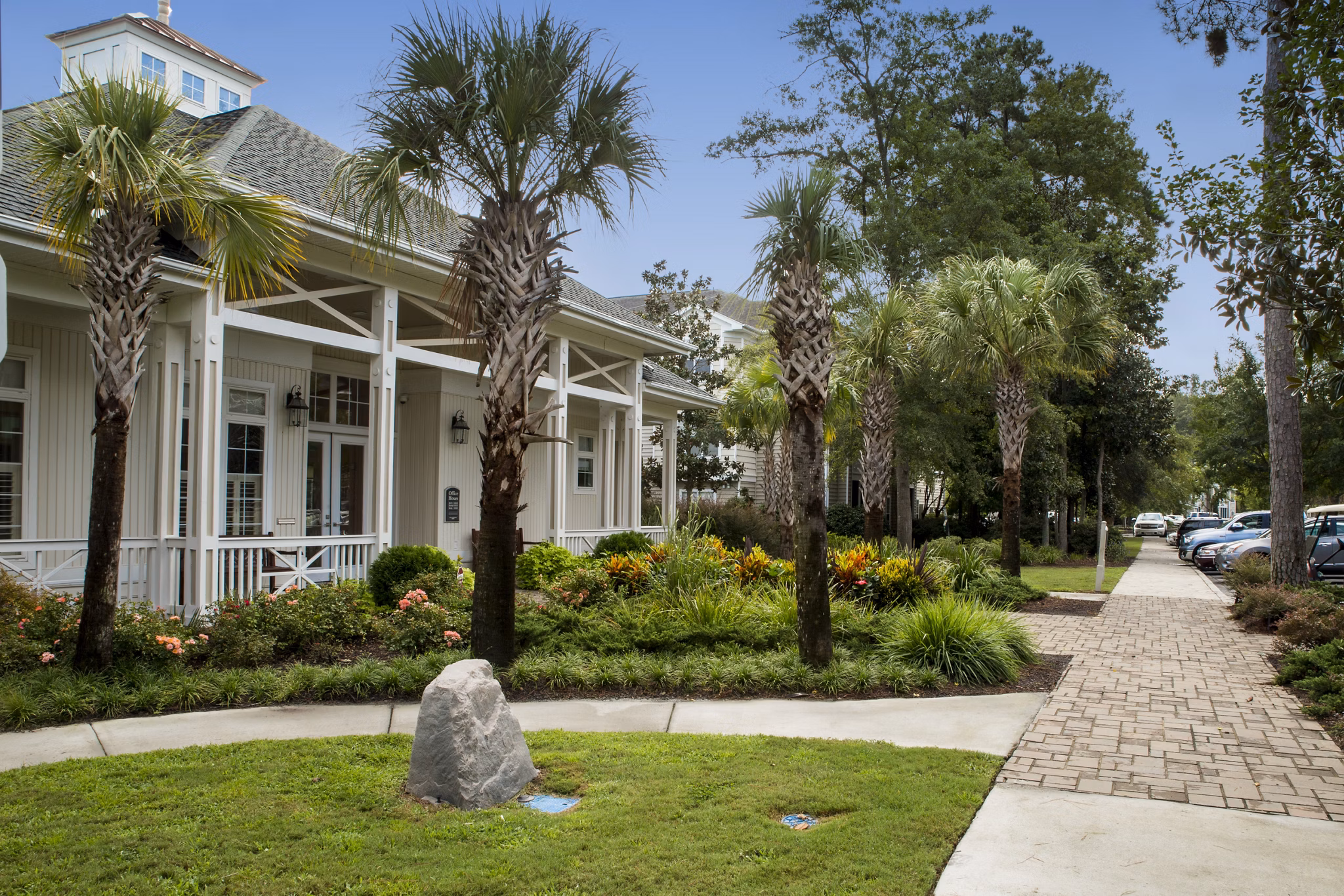 building at Avana Oakbrook Apartments