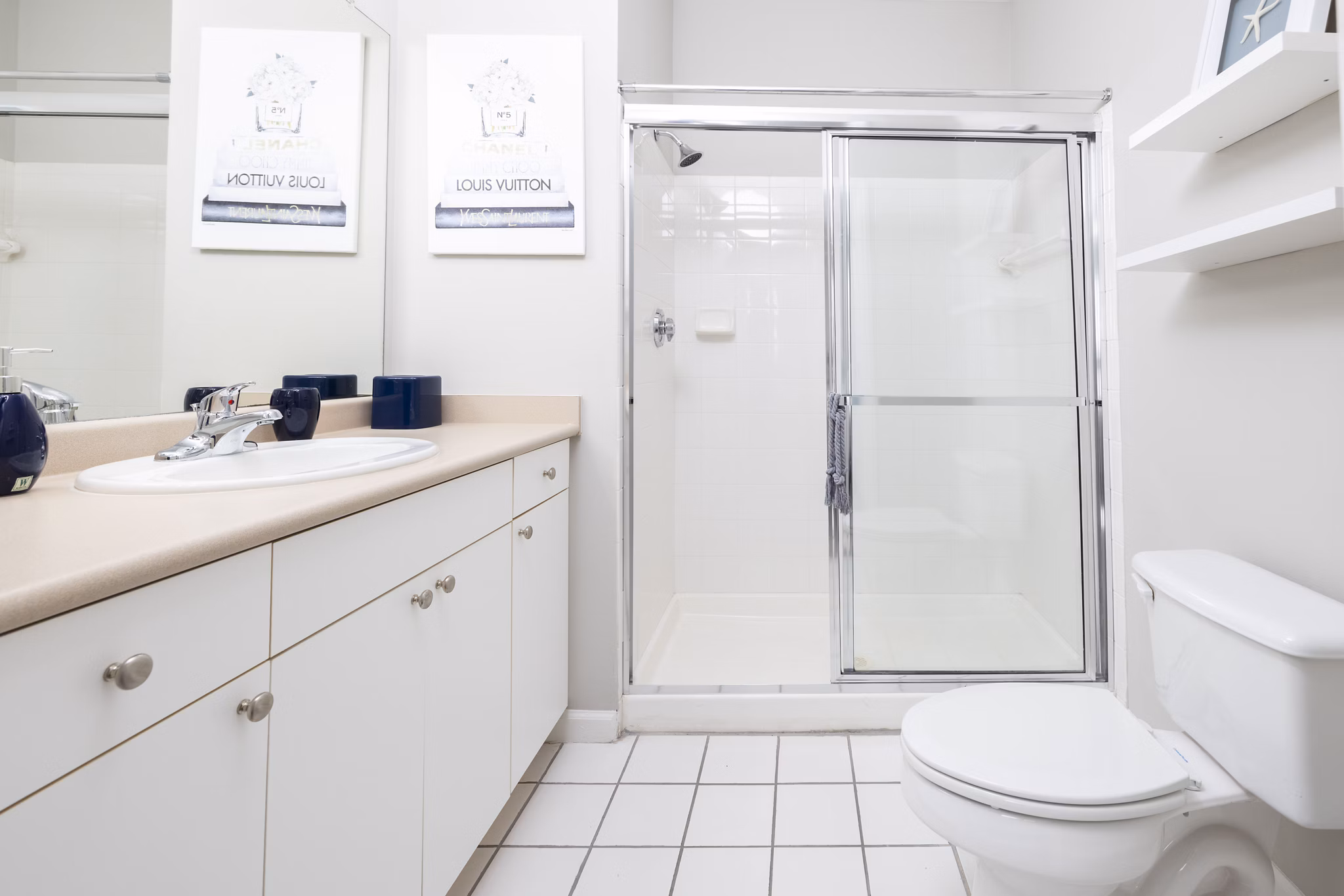 bathroom at Avana Oakbrook Apartments