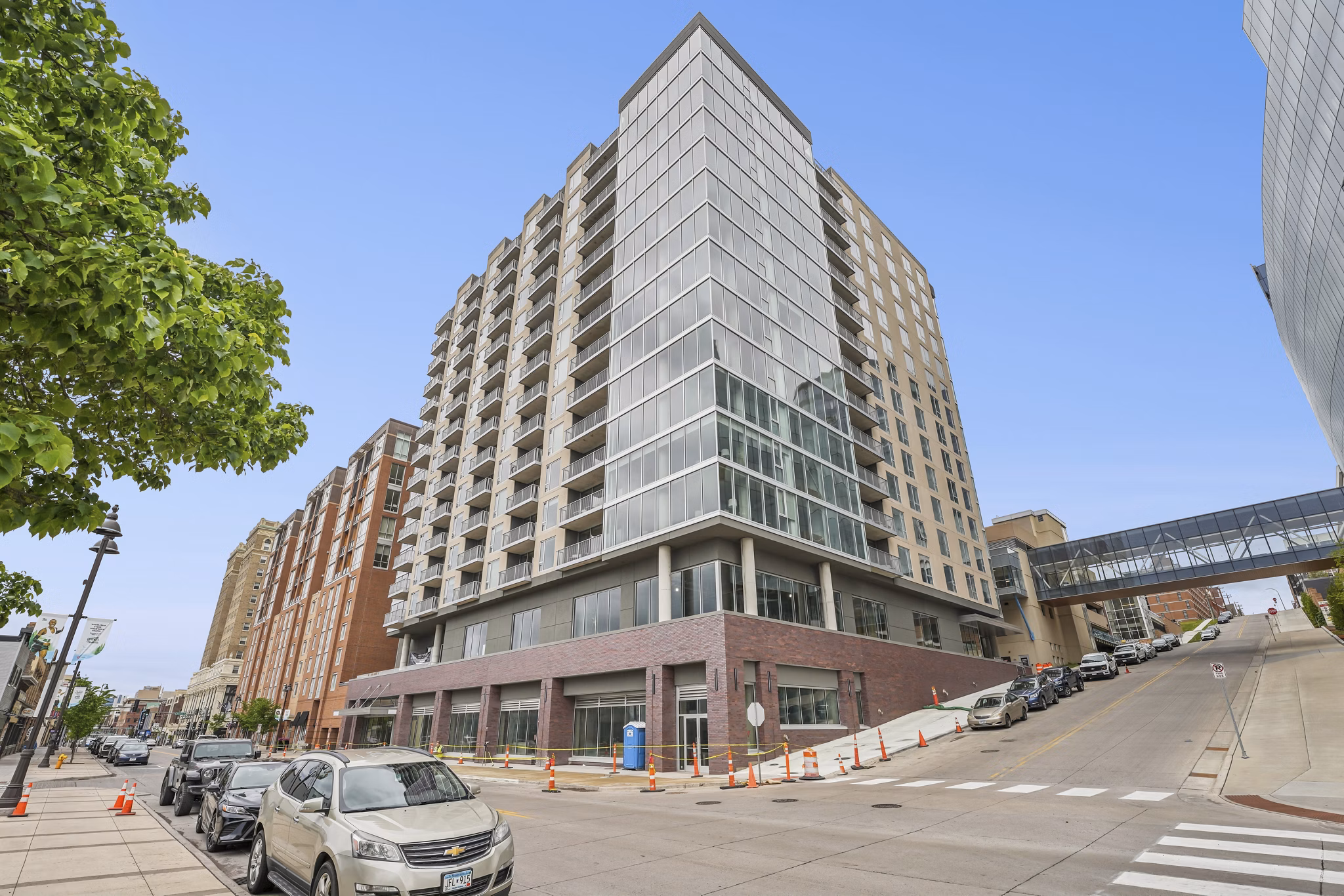 Building/Exterior at The Lakeview at 333 Apartments