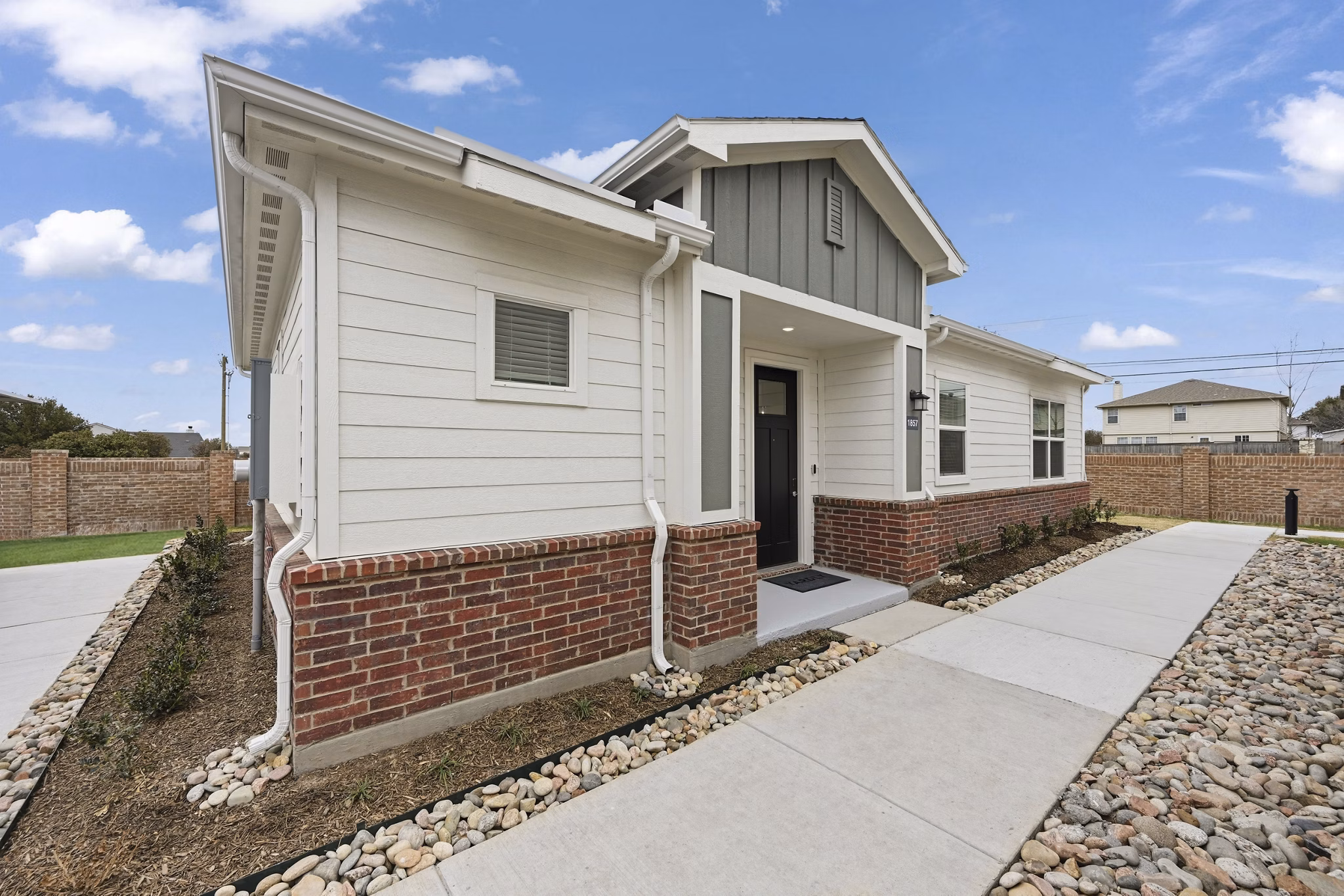Building/Exterior at Yardly Eden Apartments