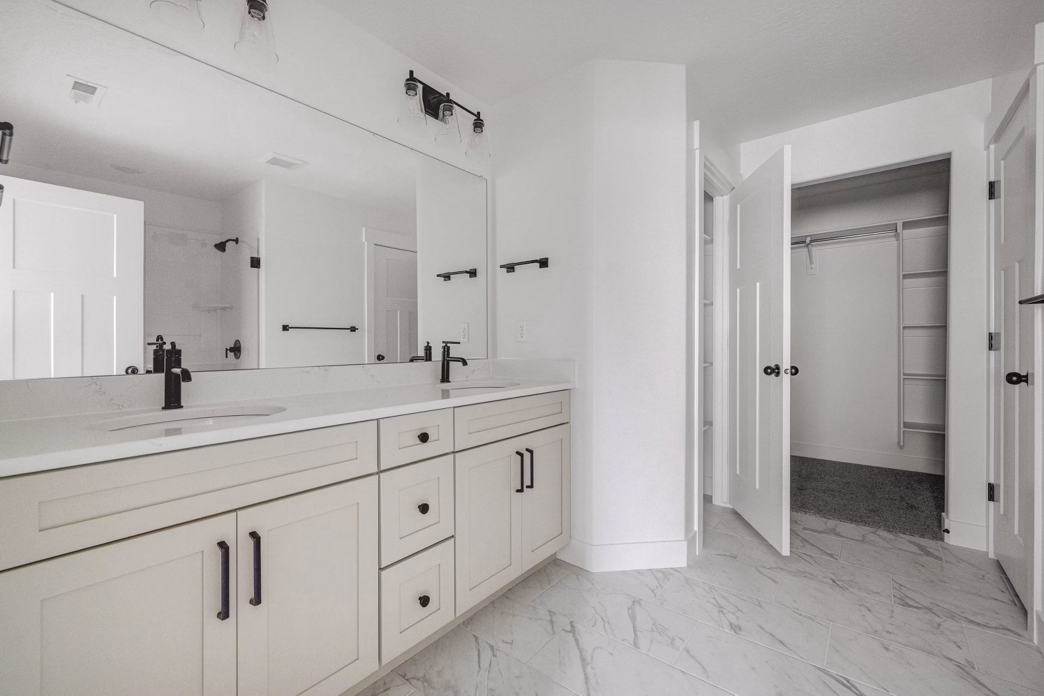 bathroom at Mt. Rainier Apartments 
