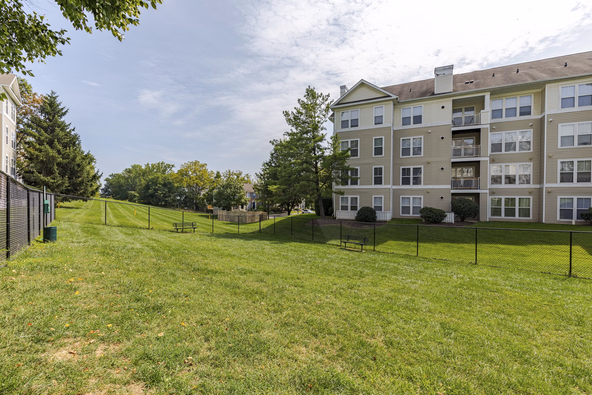 building/exterior at Arbor Ridge Apartments