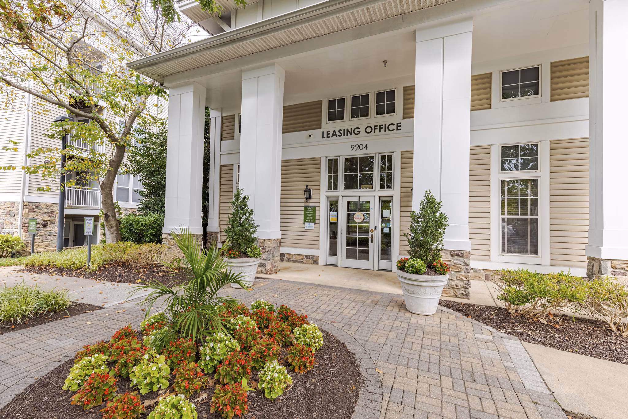 building/exterior at Arbor Ridge Apartments