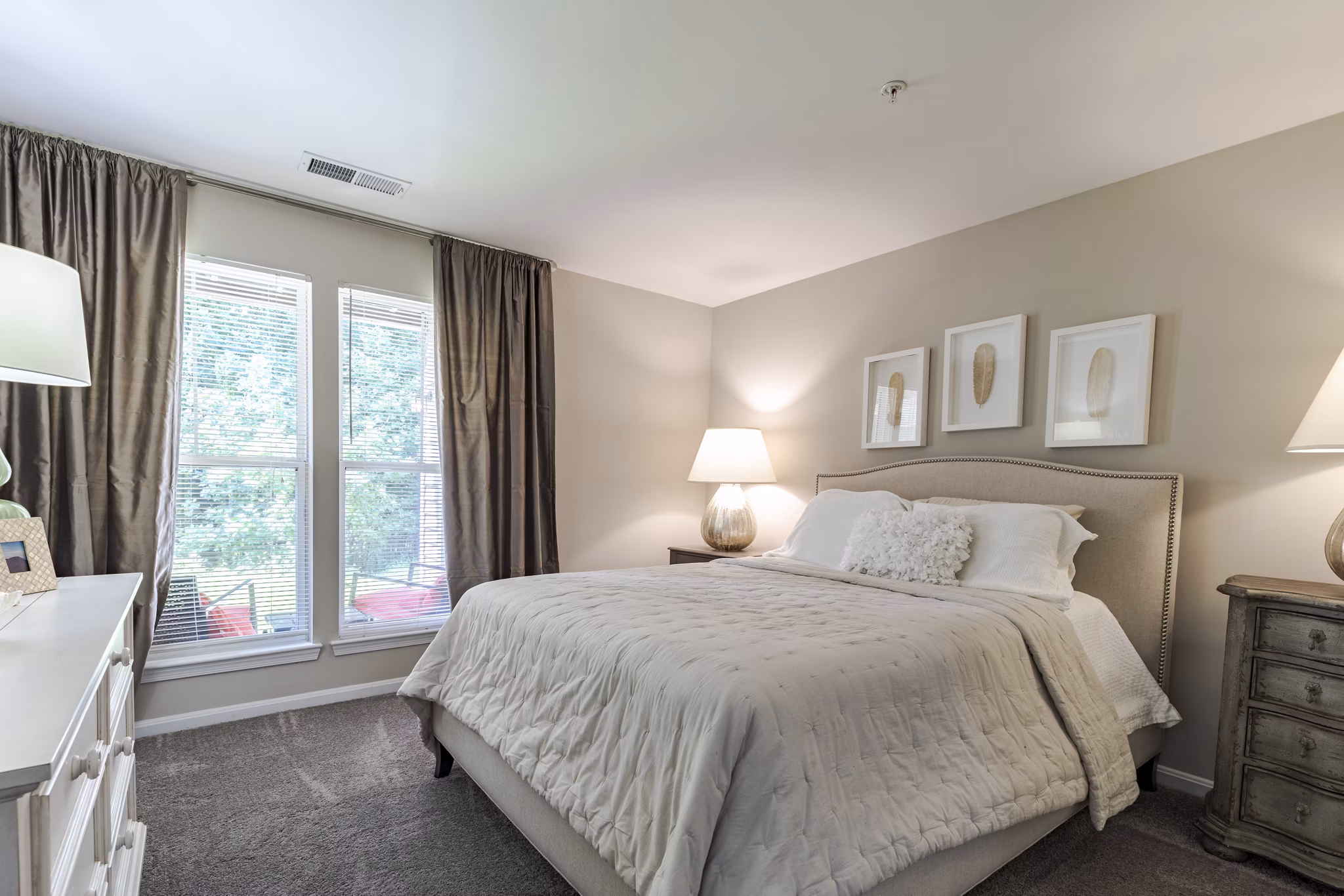 bedroom at Arbor Ridge Apartments