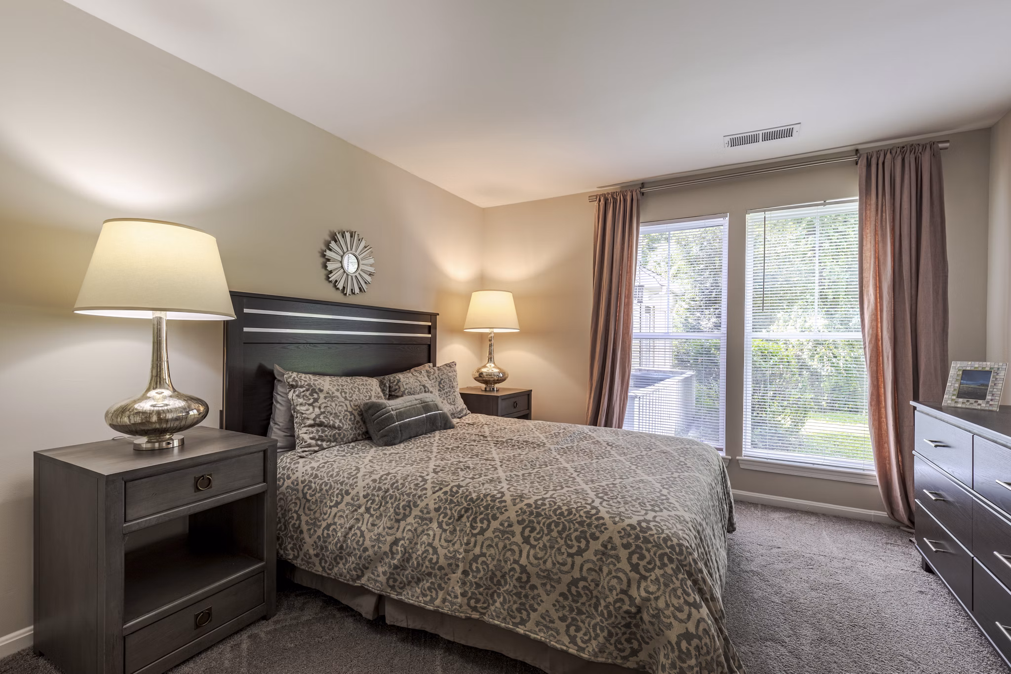 bedroom at Arbor Ridge Apartments