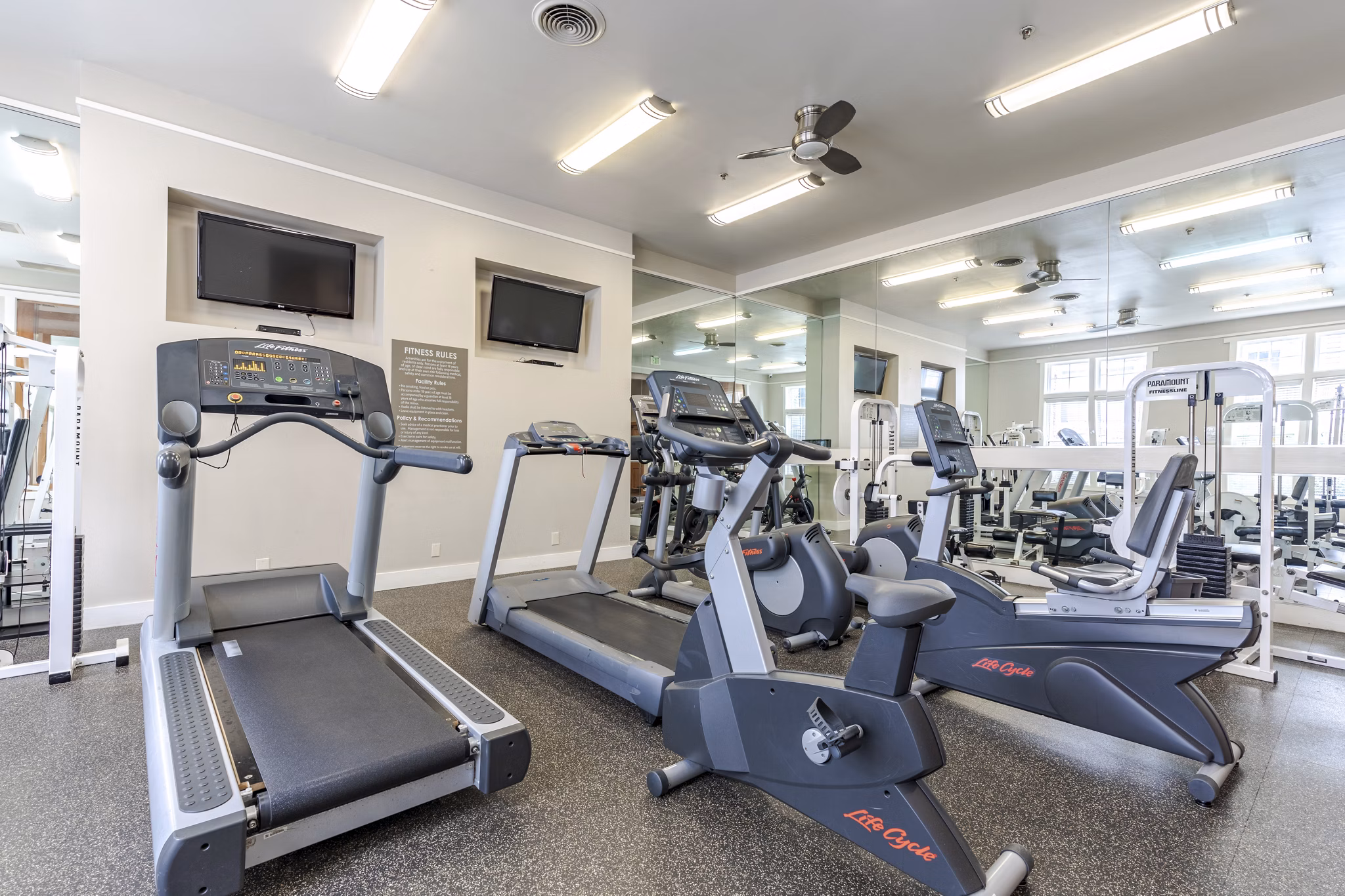 fitness center at Arbor Ridge Apartments