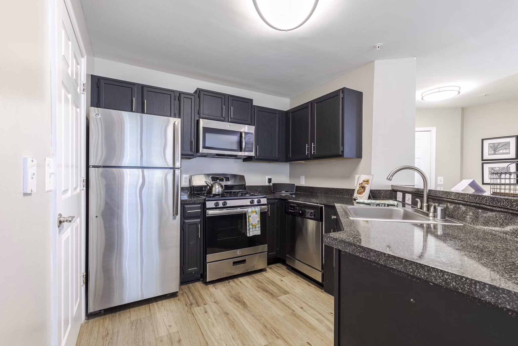 kitchen at Arbor Ridge Apartments