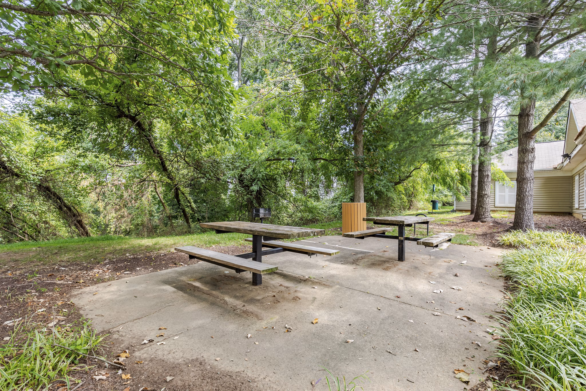 patio at Arbor Ridge Apartments