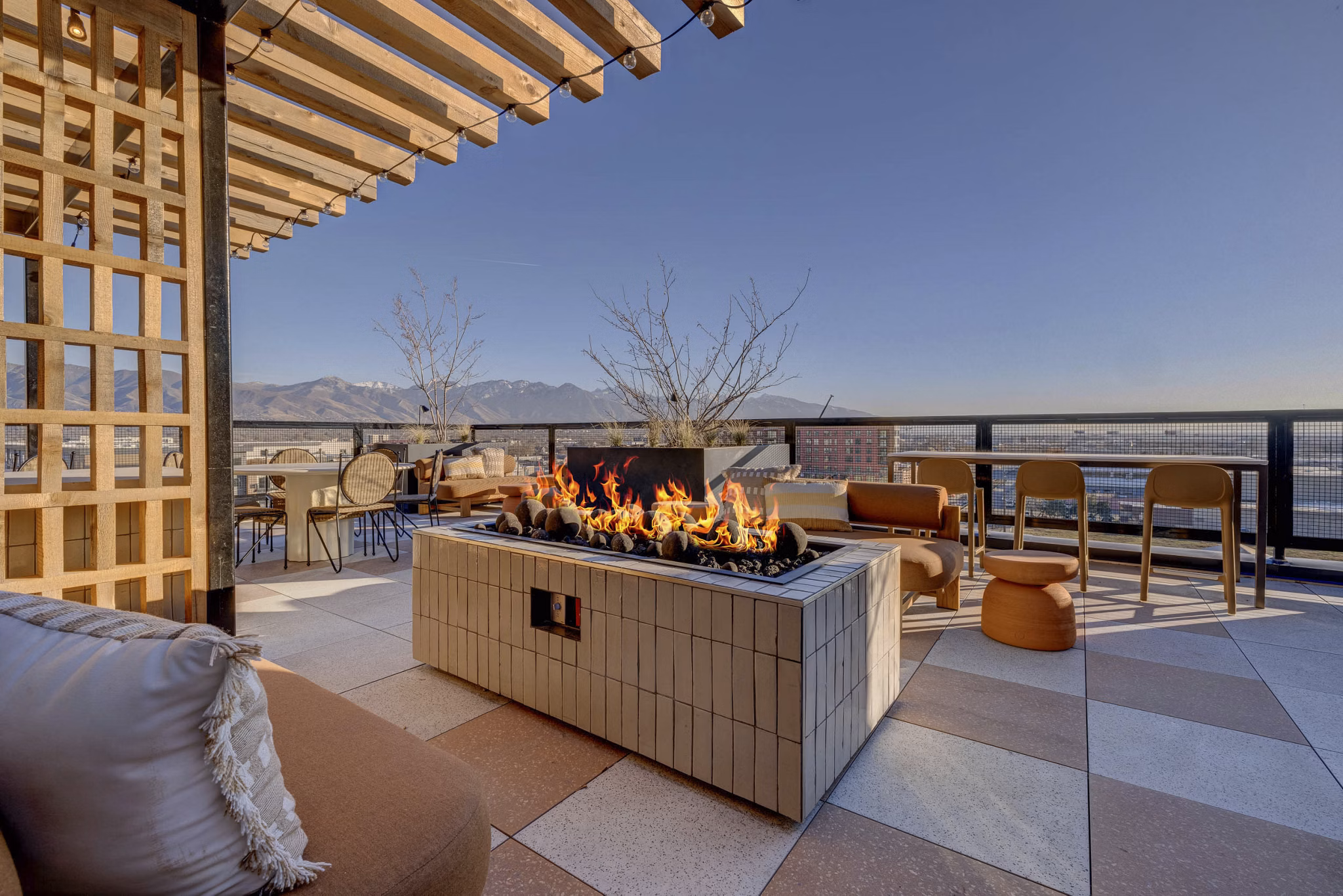 grill area at Journeyman Apartments 
