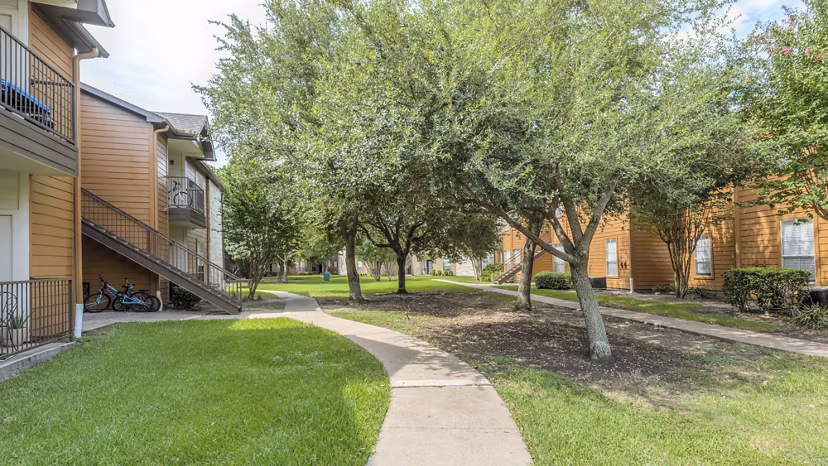 exterior at Stone Brook Apartments