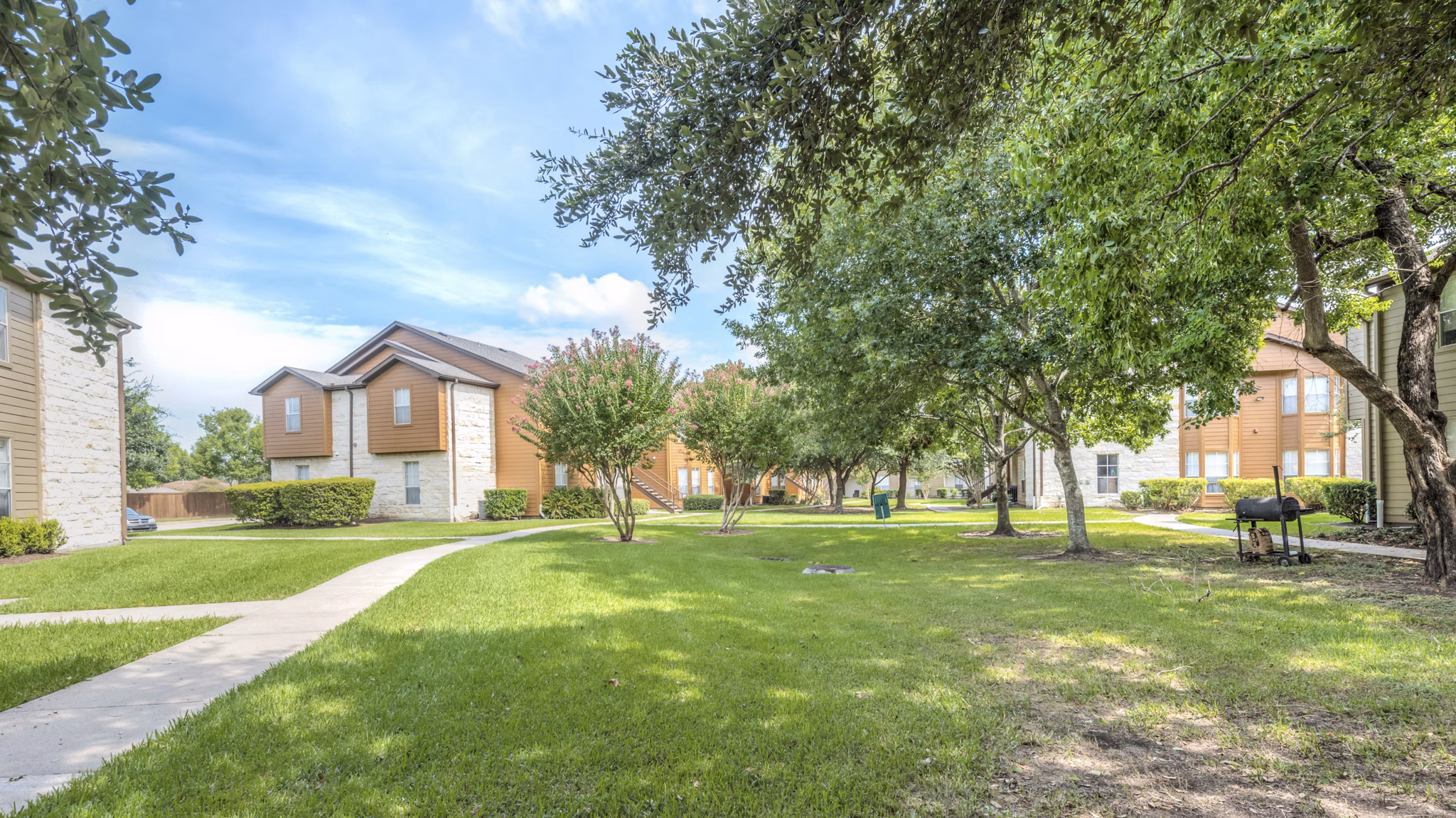 exterior at Stone Brook Apartments