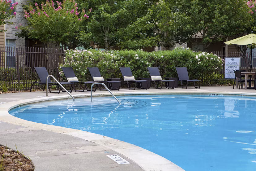 pool at Stone Brook Apartments