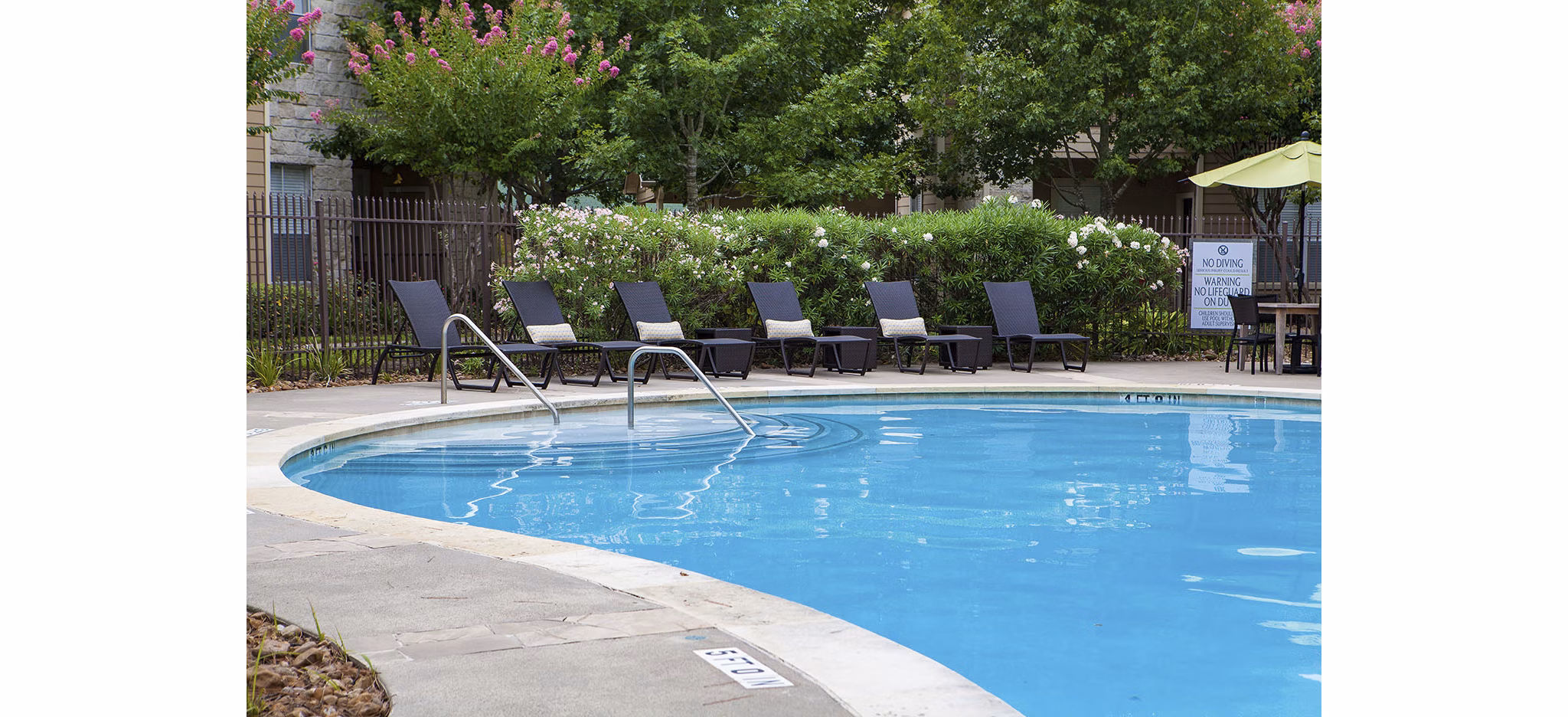 pool at Stone Brook Apartments