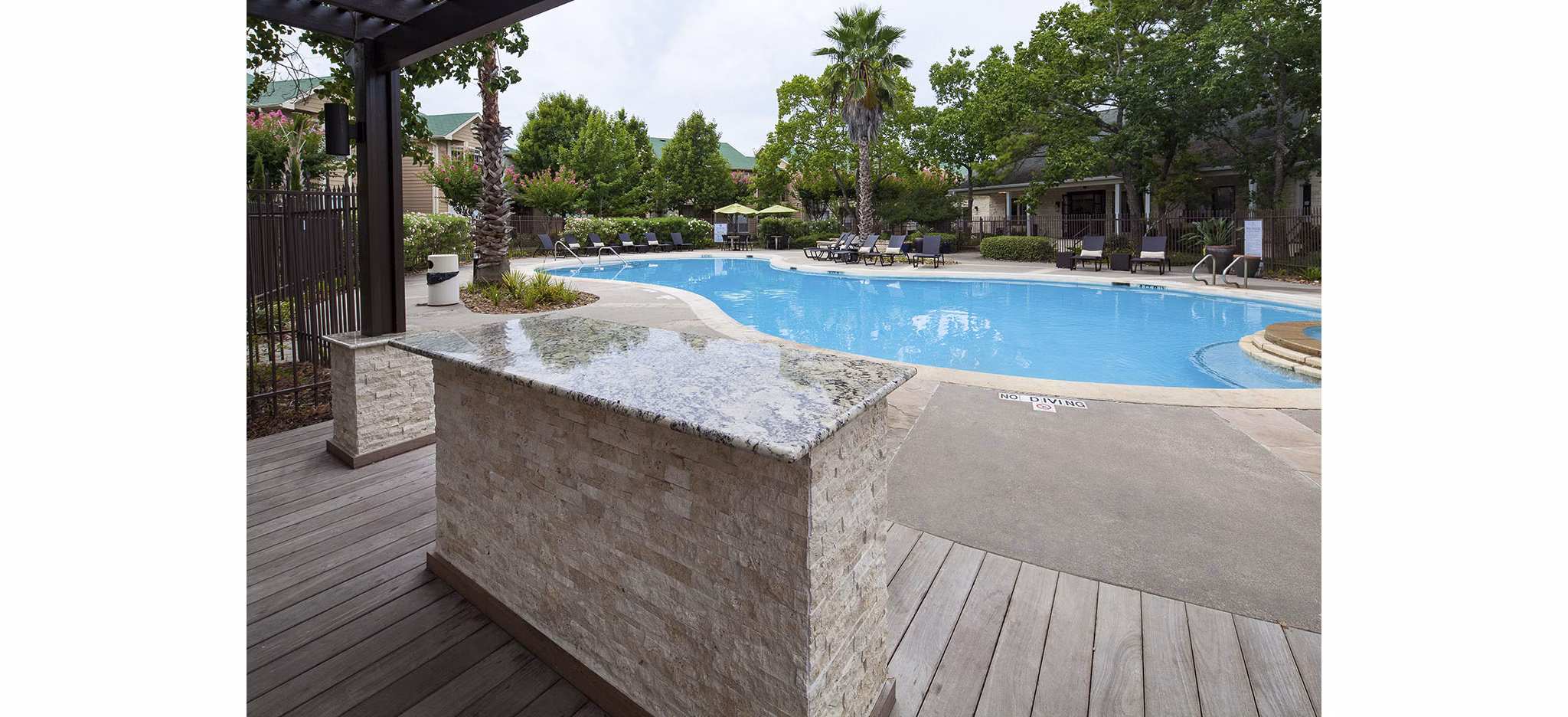 pool at Stone Brook Apartments