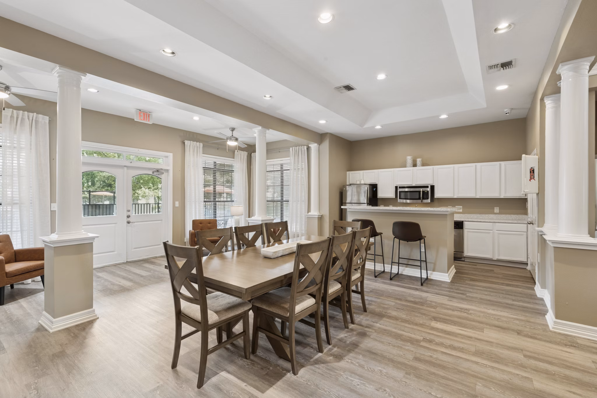 clubhouse at Lakeshore Villas ApaApartments