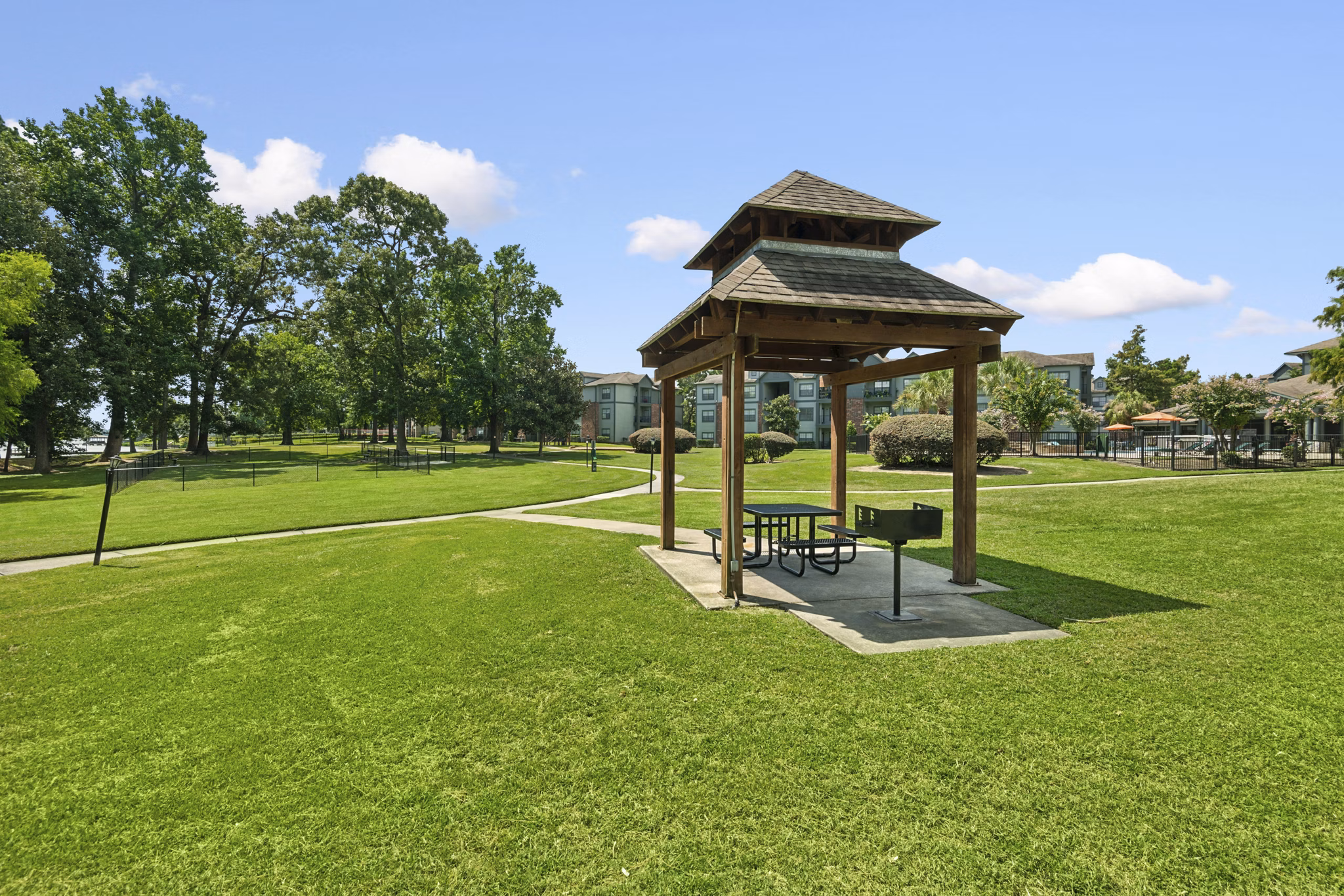 recreational area at Lakeshore Villas ApaApartments