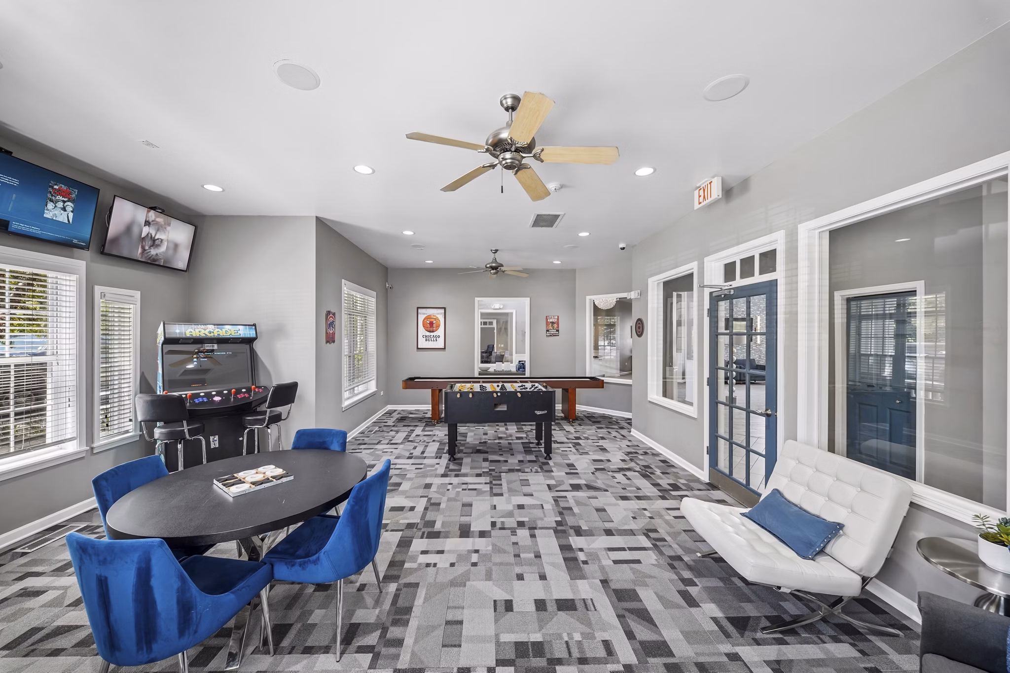 Clubhouse/Lobby at Fox Valley Villages Apartments