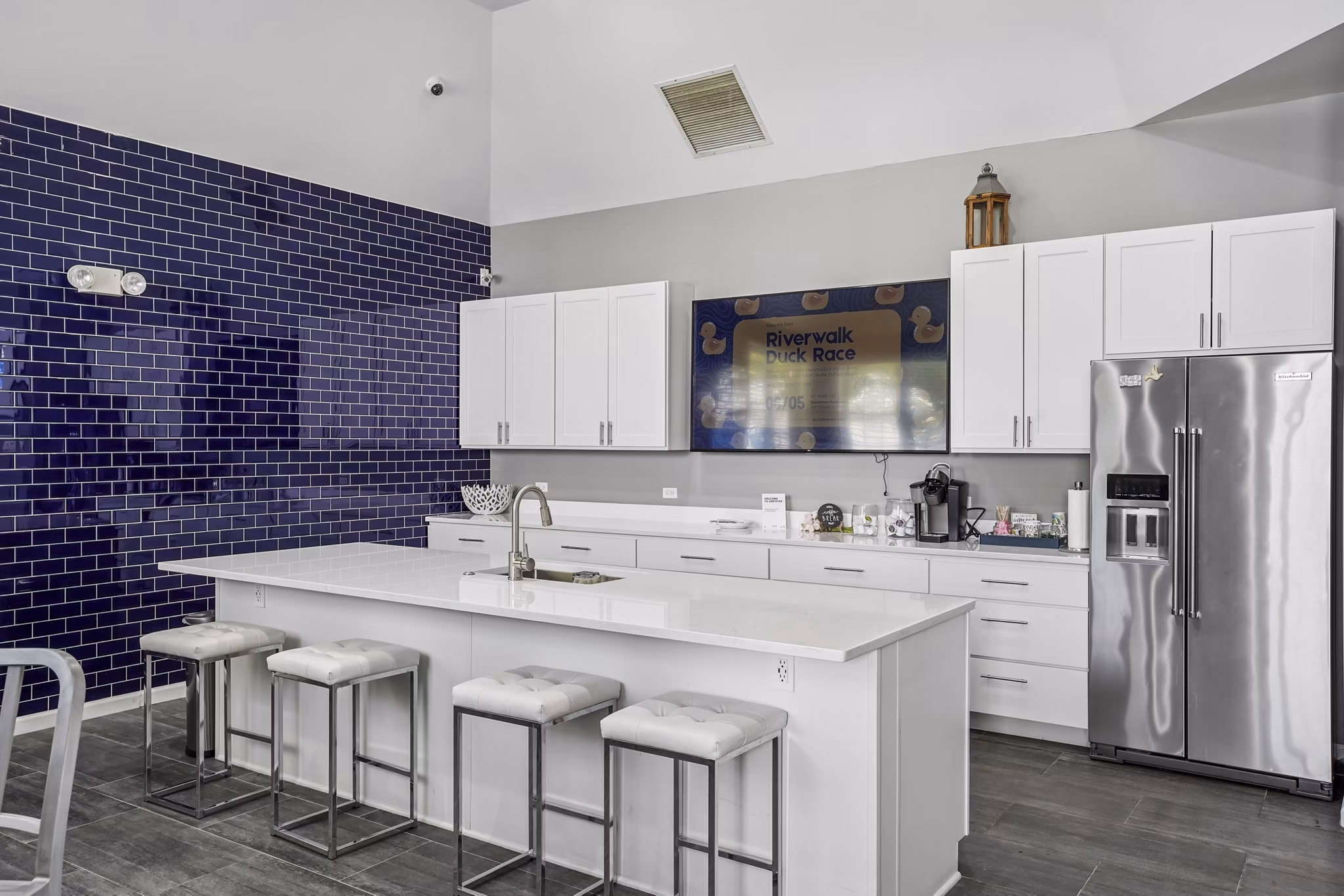 Clubhouse/Lobby at Fox Valley Villages Apartments