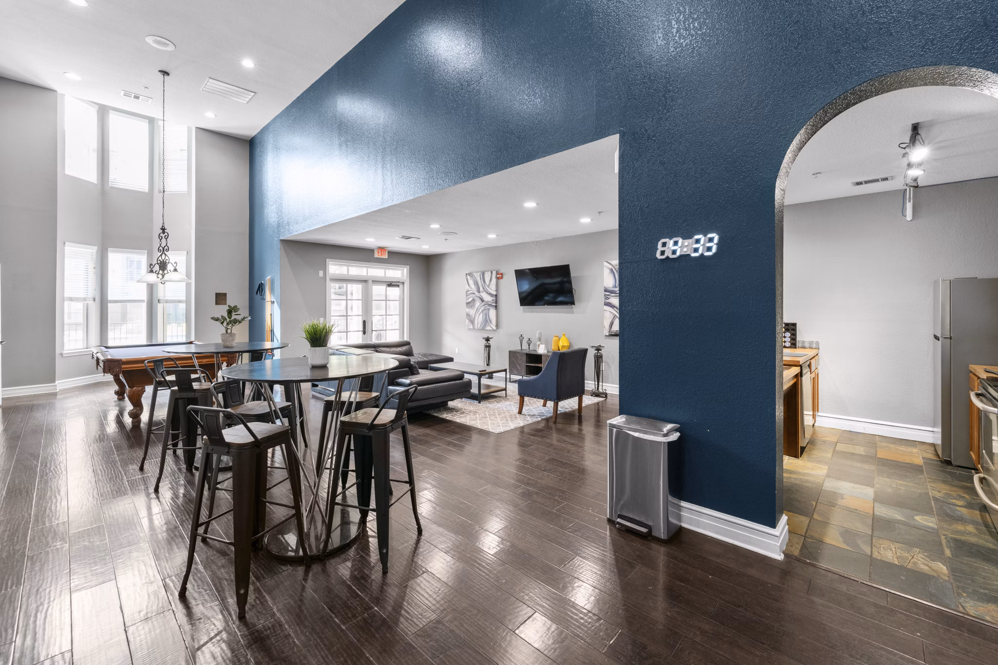 clubhouse at Inwood on the Park Apartments