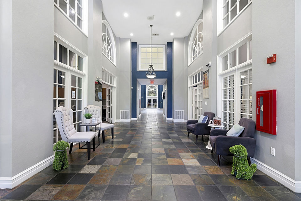 clubhouse at Inwood on the Park Apartments
