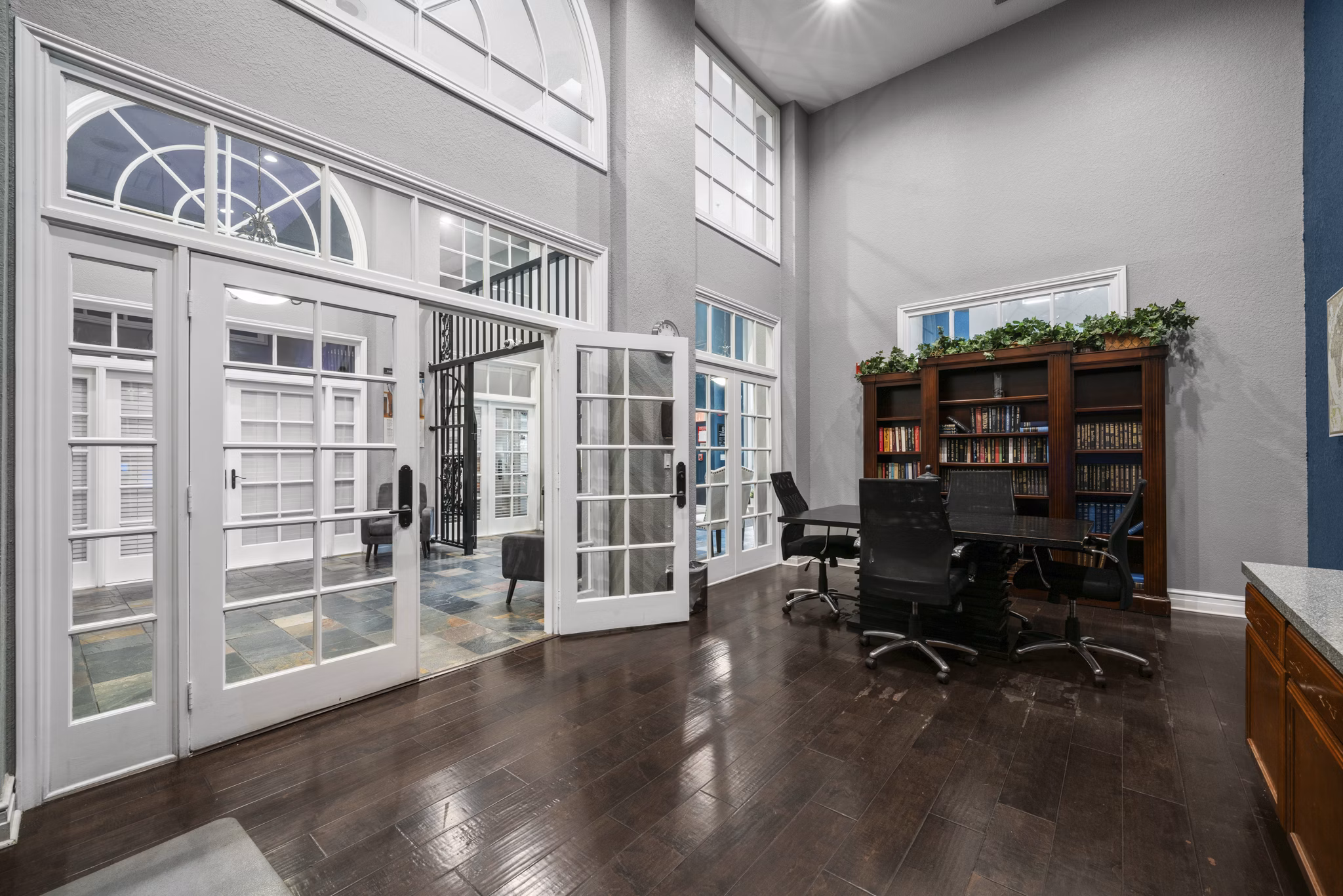 clubhouse at Inwood on the Park Apartments