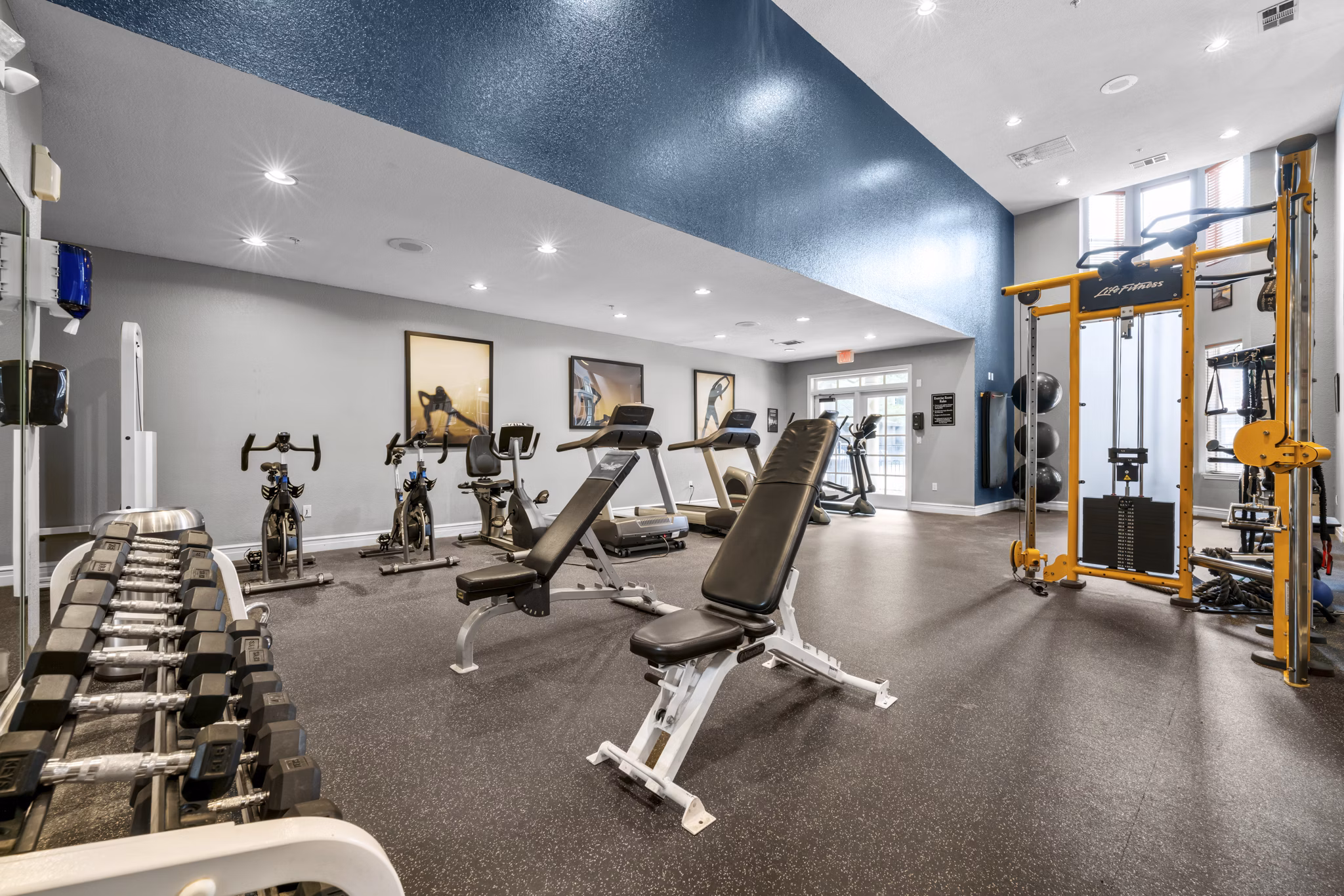 fitness center at Inwood on the Park Apartments