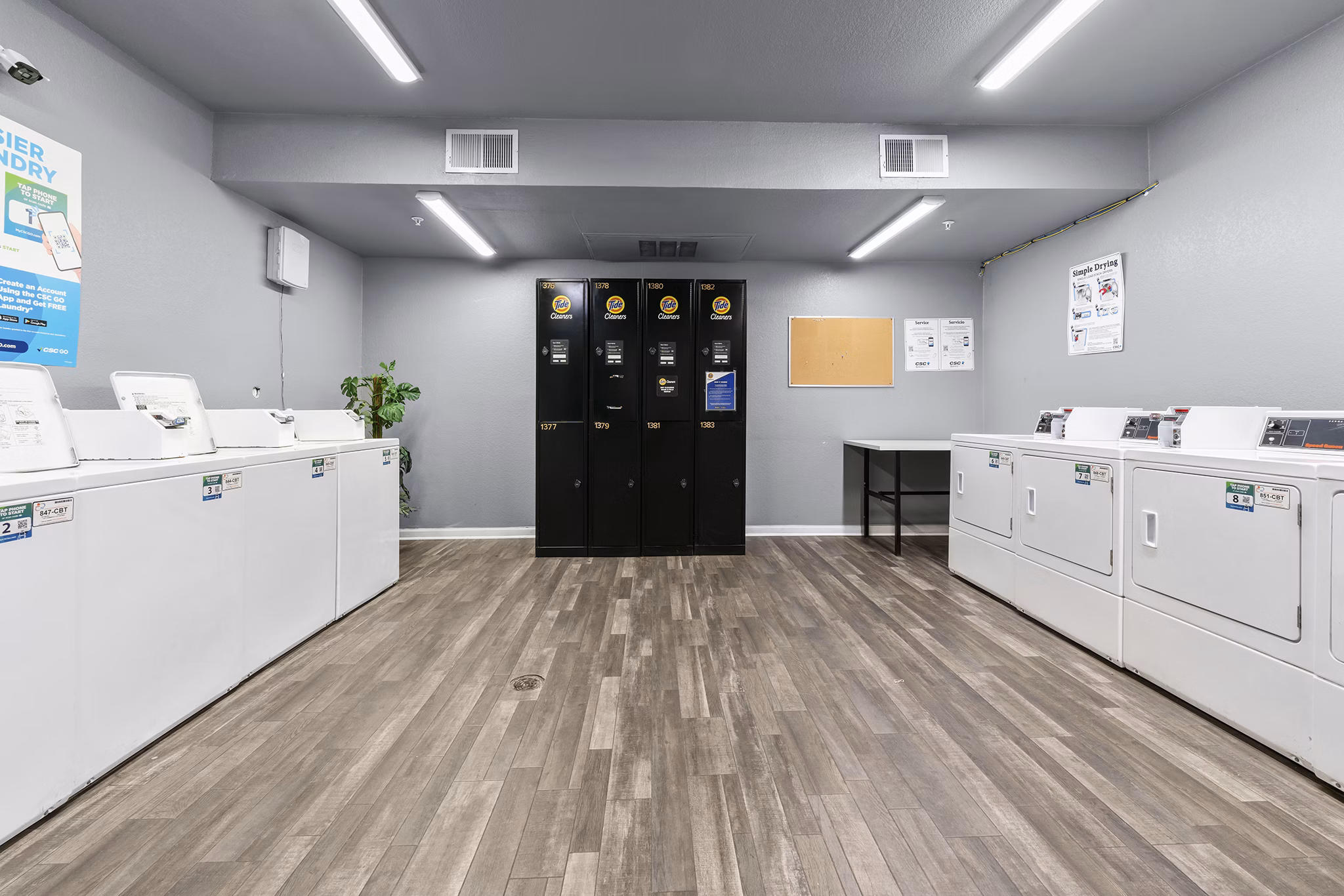 laundry facility at Inwood on the Park Apartments