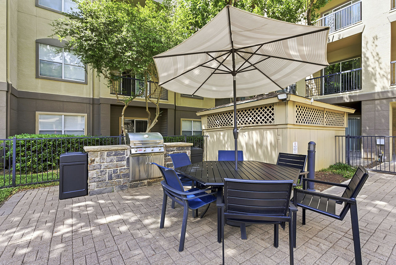 Grill area at Inwood On The Park