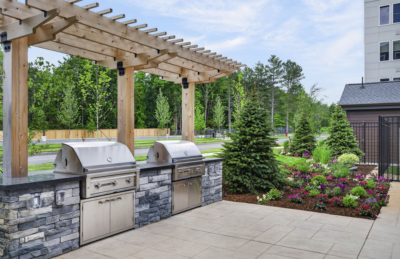 Grill area at Alta 412 At Abington Station (1 of 2)