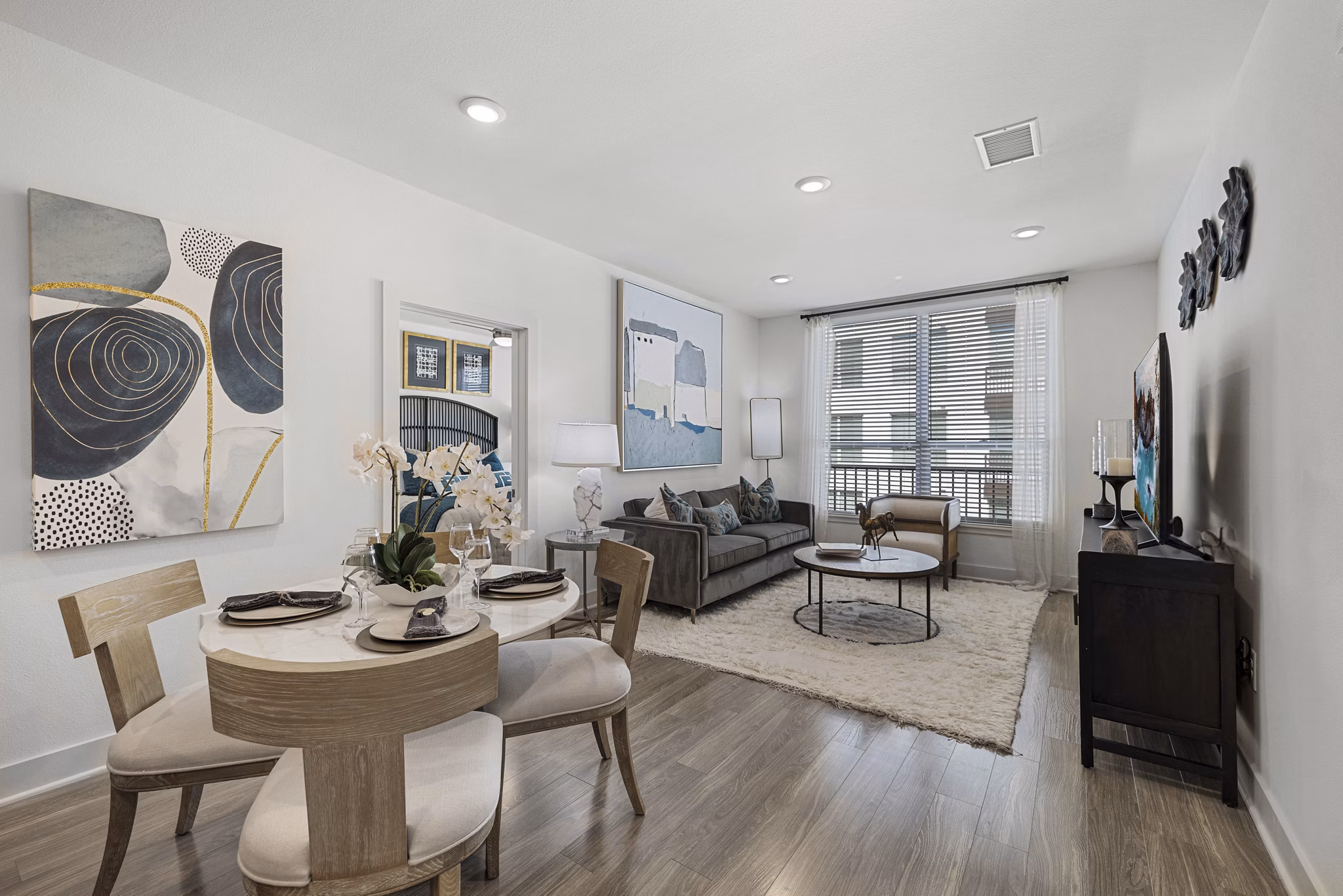 dining room at The Overlook at Walnut Creek Apartments