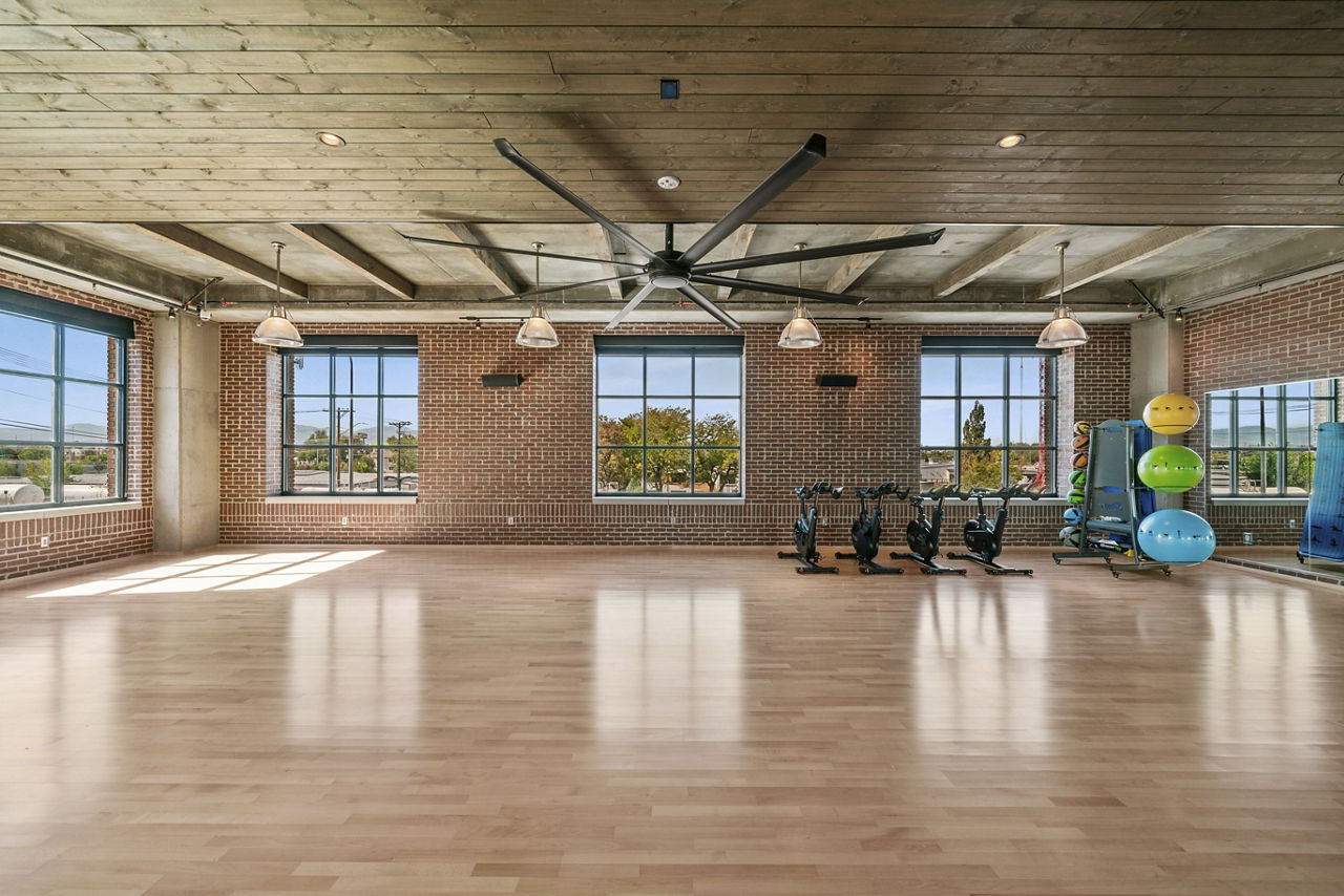 Gym at Salt Lake Crossing (7 of 7)